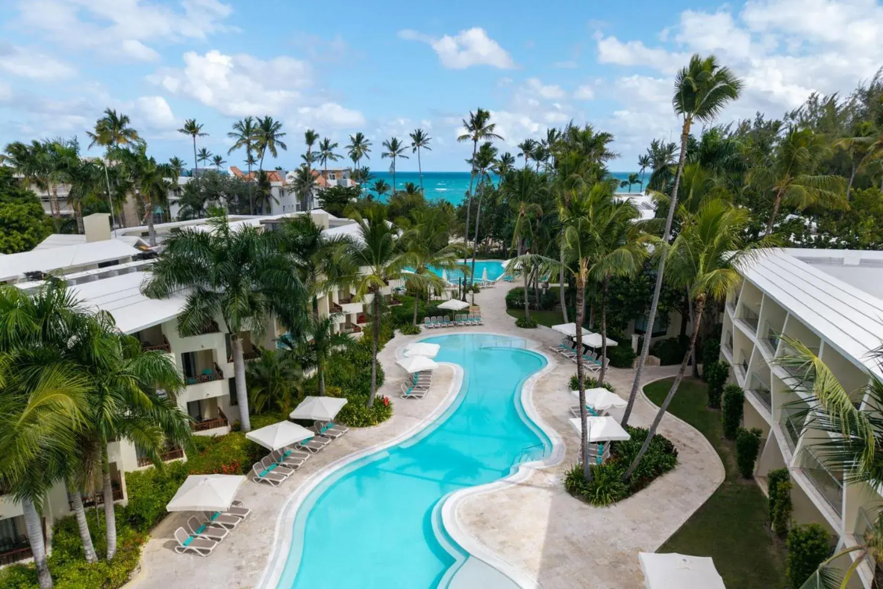 Swimming pool in Impressive Premium Punta Cana - All Inclusive Swimming pool in Impressive Premium Punta Cana - All Inclusive