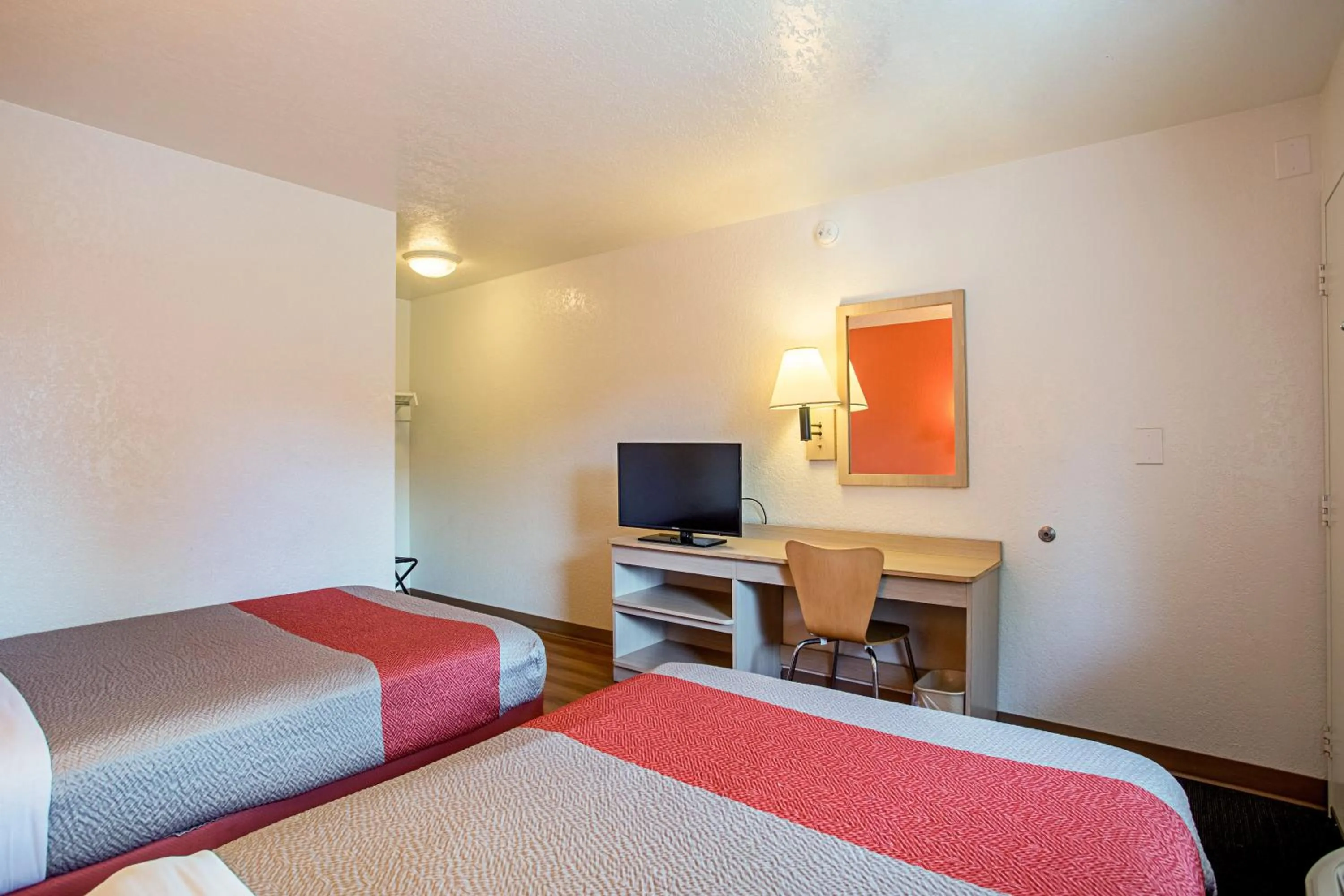 Bedroom, Bed in Motel 6-Prescott, AZ