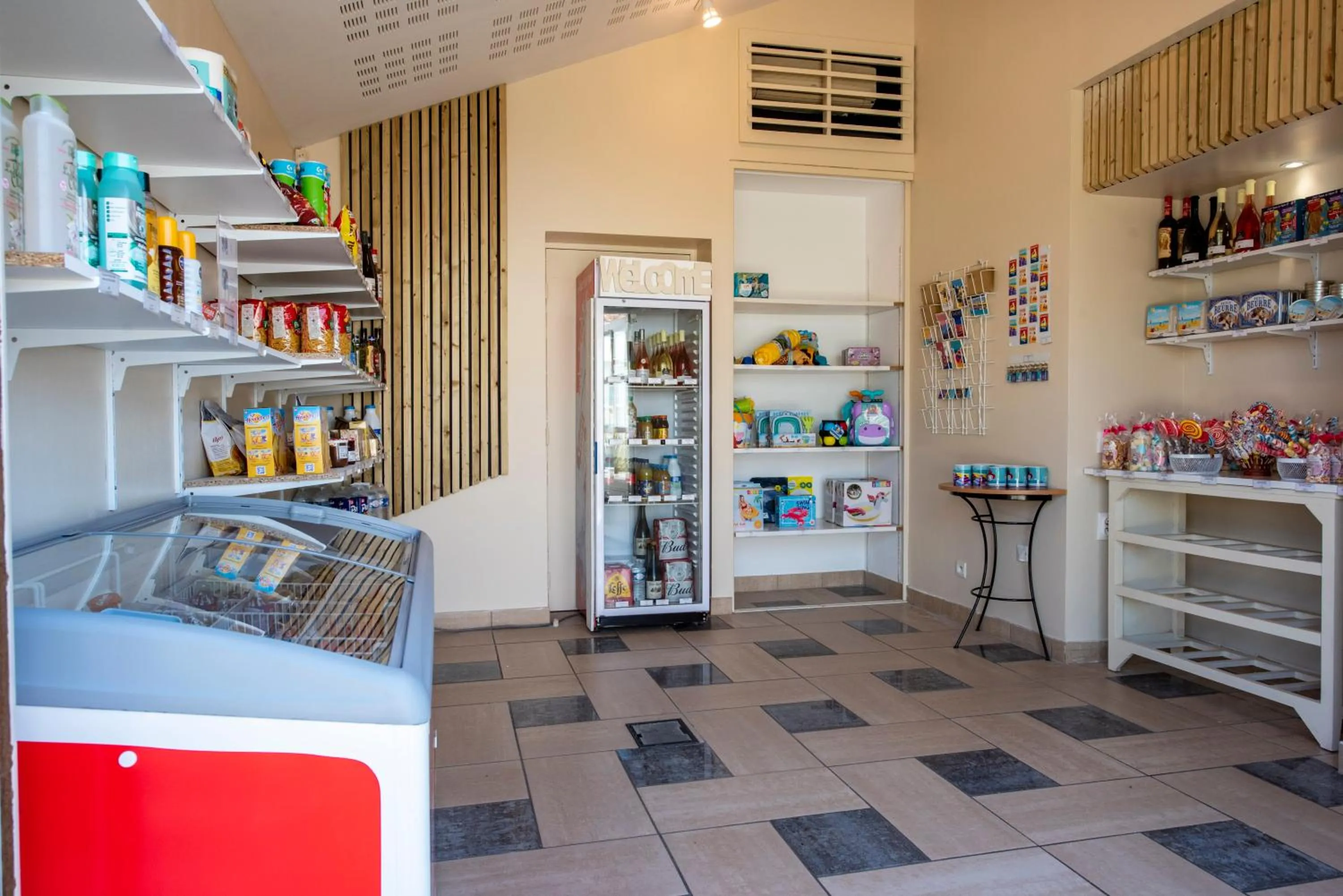 Supermarket/grocery shop in Oasis Les Jardins des Sables d'Olonne