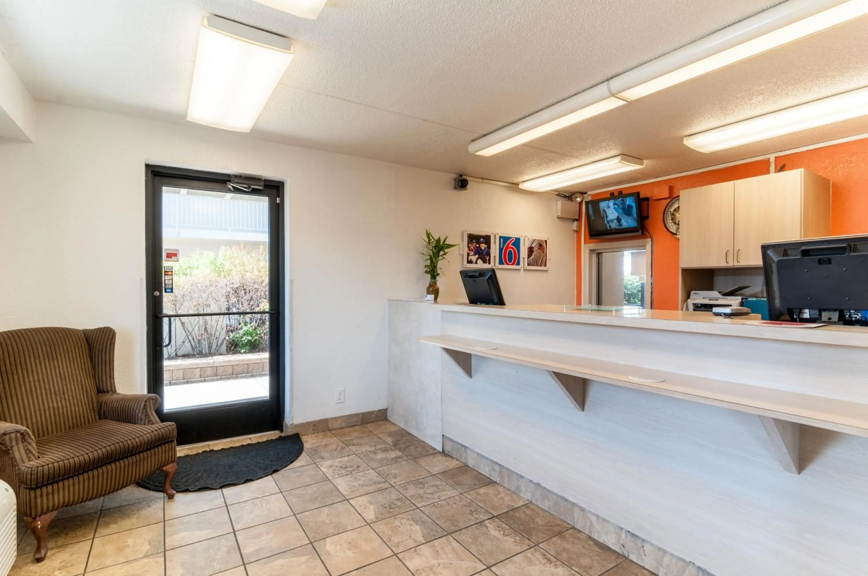 Lobby or reception in Motel 6-Farmington Hills, MI - Northwest - Farmington Hills