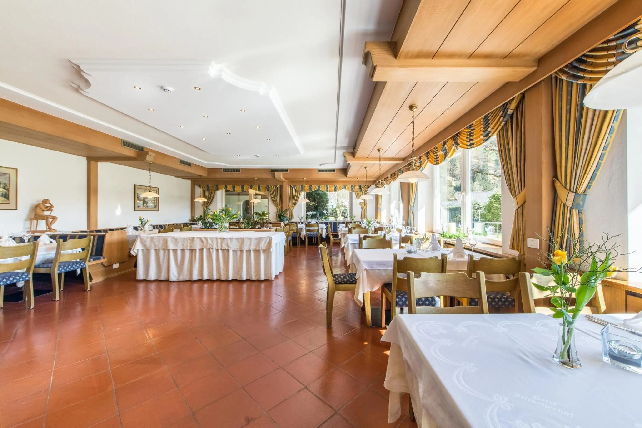 Restaurant/places to eat in Hotel Antholzerhof