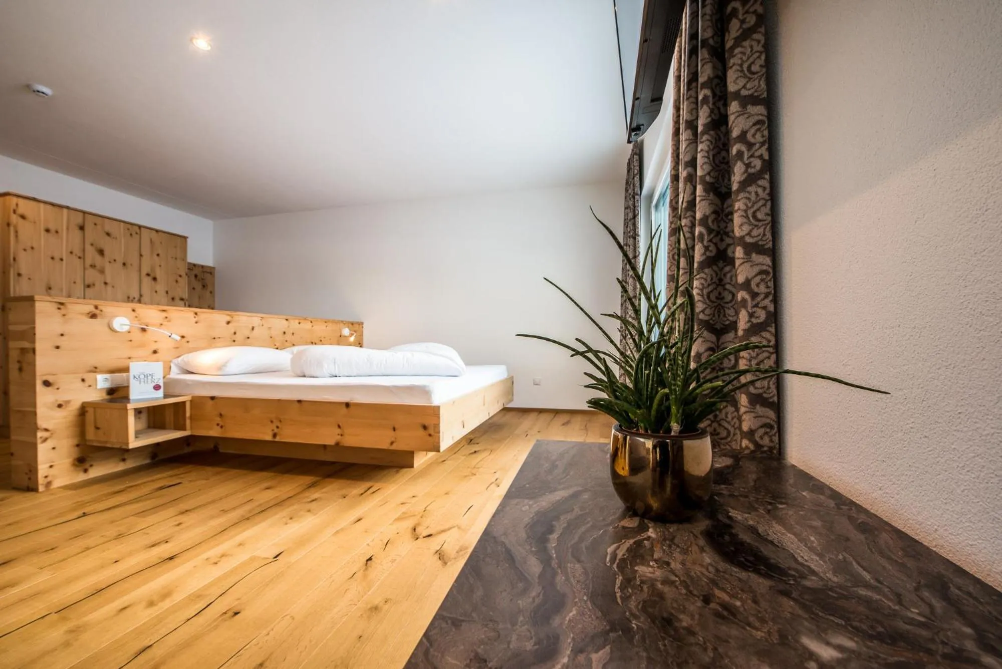 Bedroom, Bed in Hotel Antholzerhof