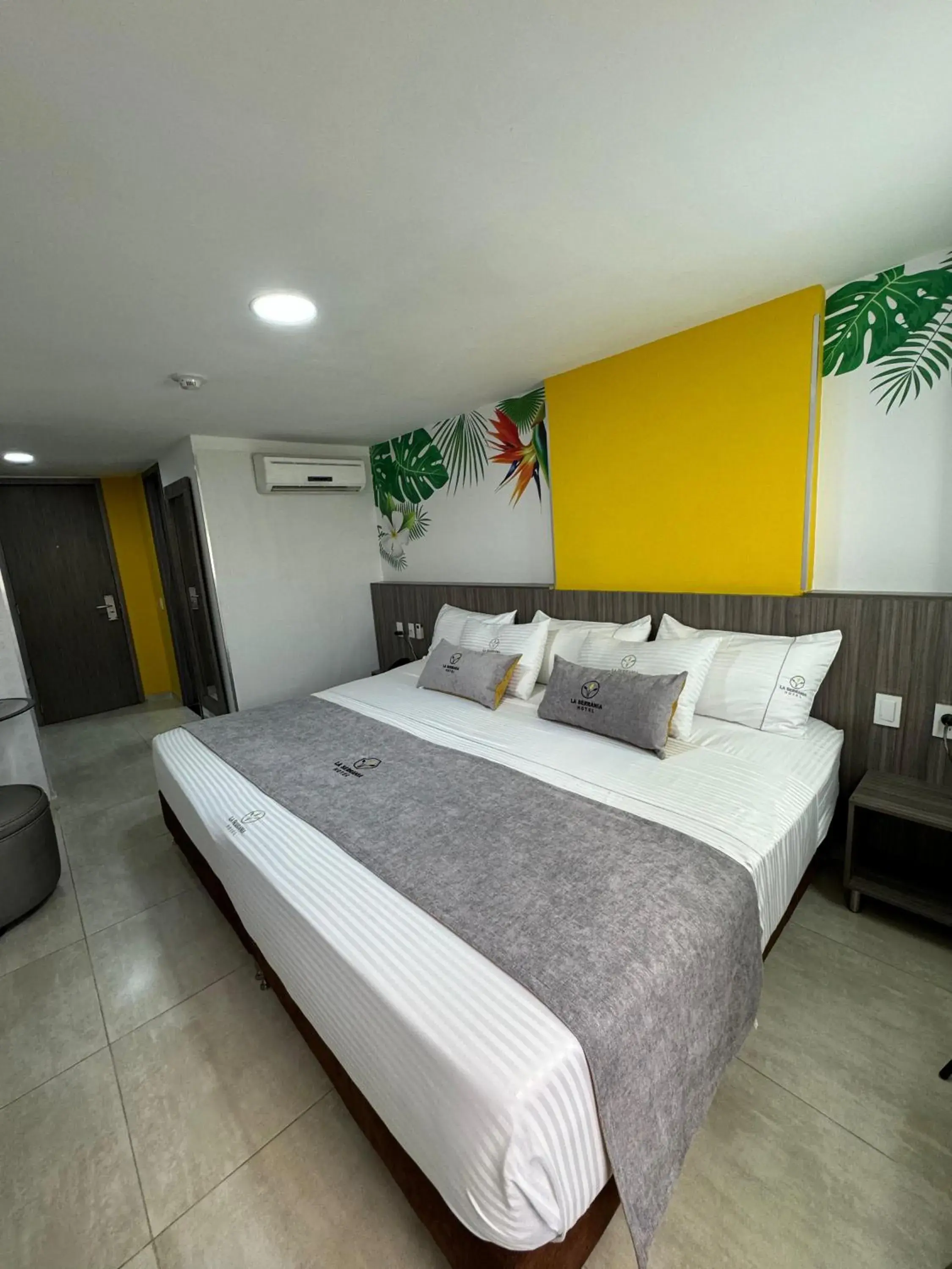 Double Room in Hotel La Serrania Bucaramanga Double Room in Hotel La Serrania Bucaramanga