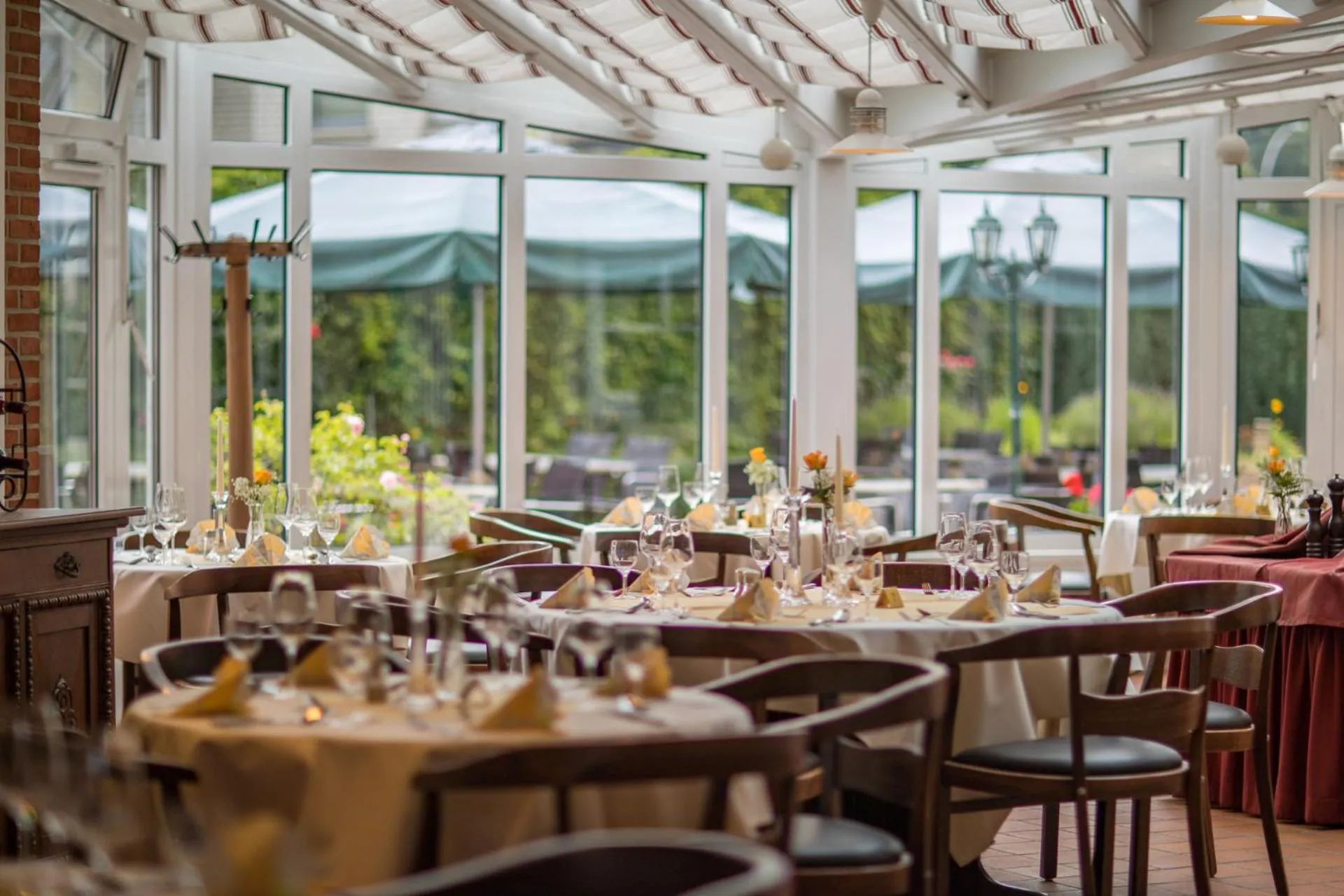 Restaurant/places to eat in Altes Landhaus