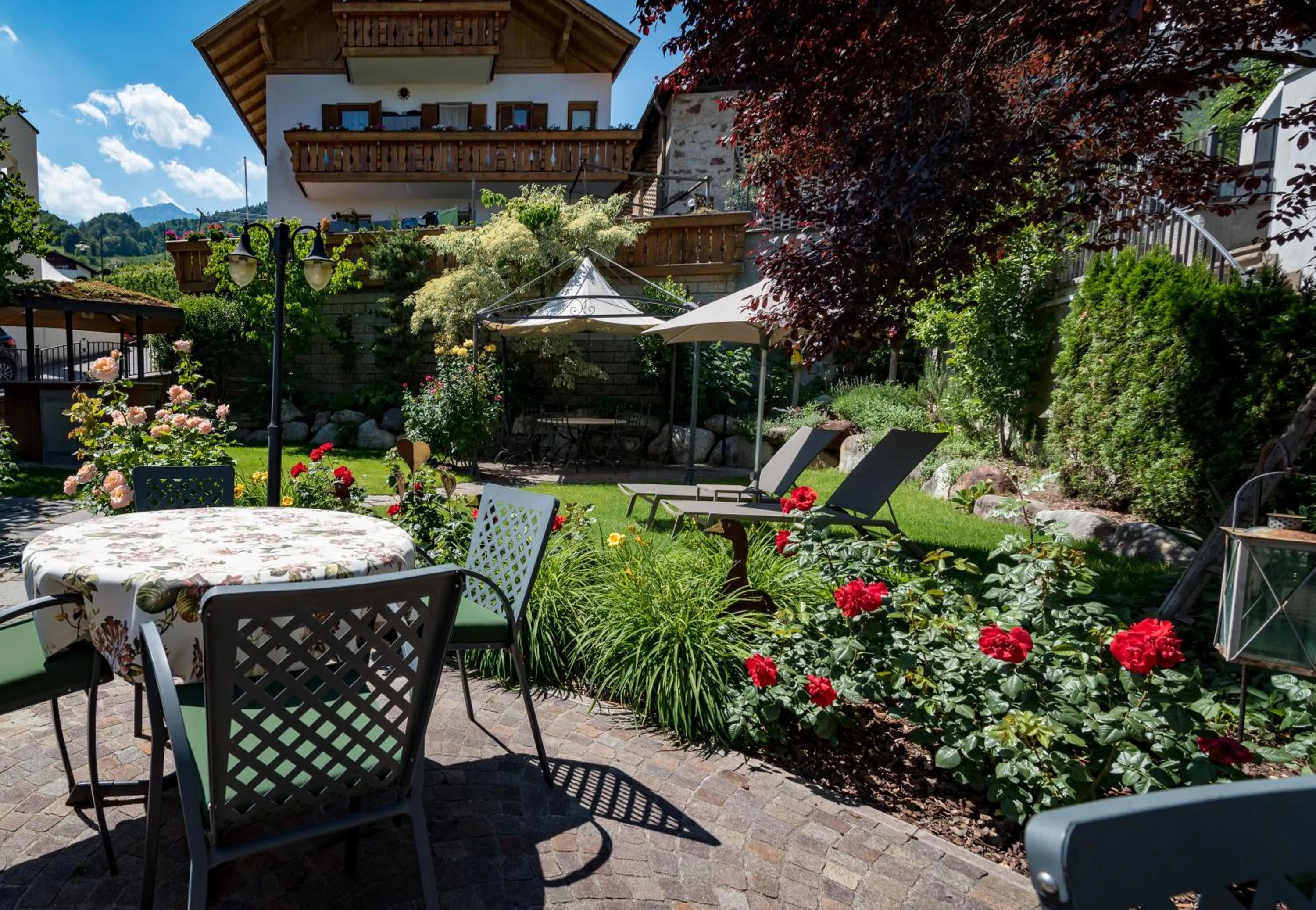 Property building in Hotel Zum Mohren