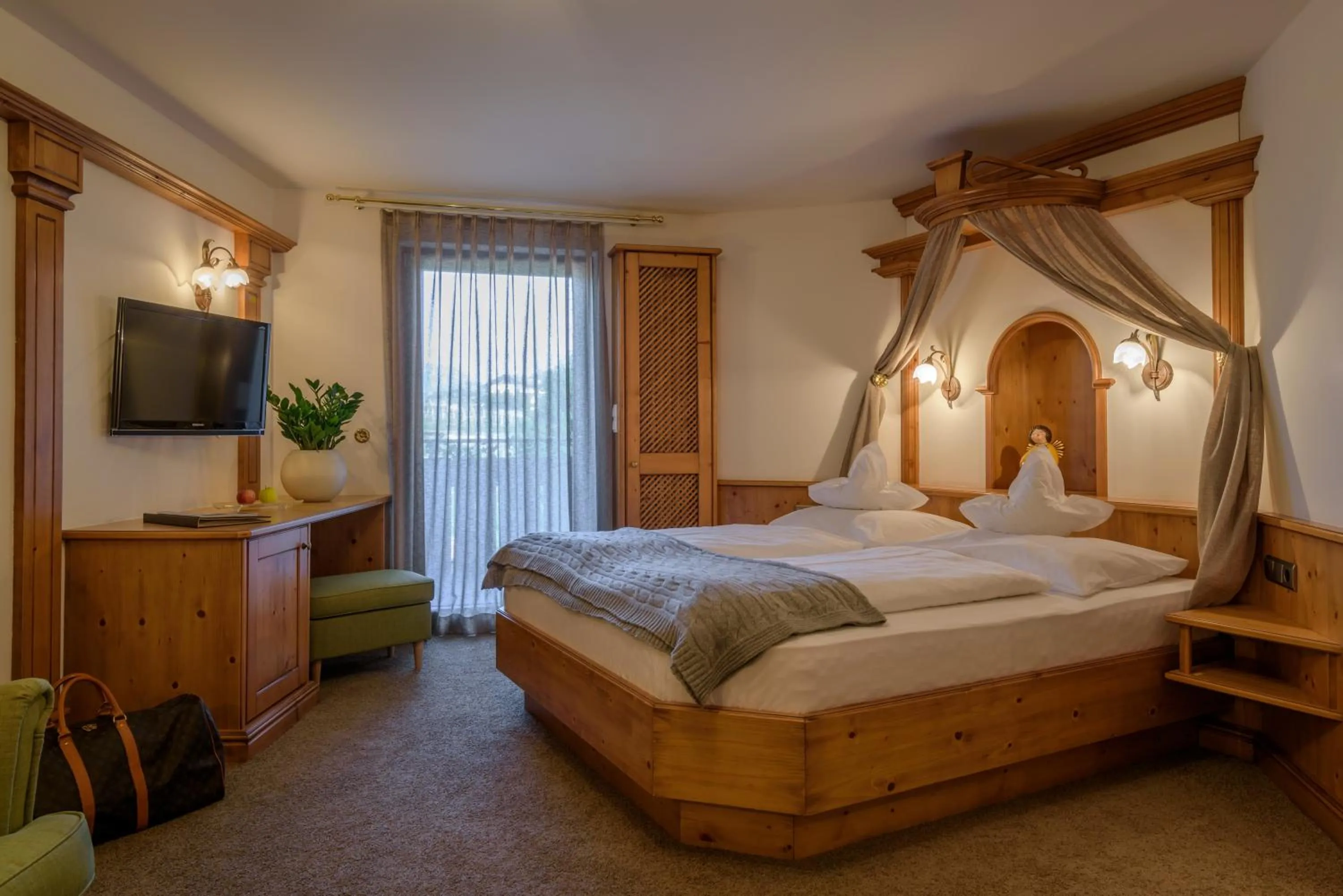 Photo of the whole room in Hotel Zum Mohren