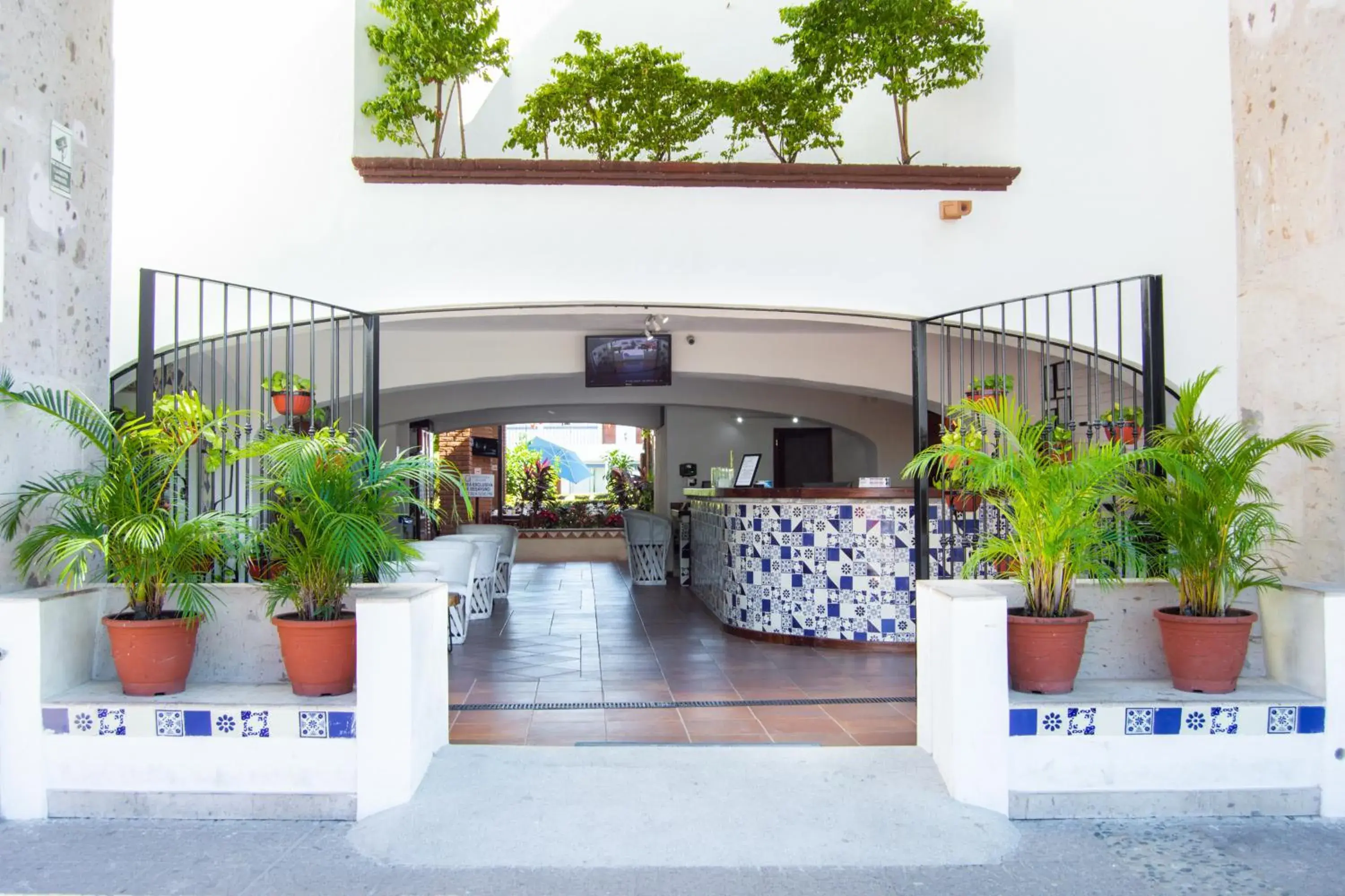 Facade/entrance in Hotel Hacienda Vallarta - Playa Las Glorias Facade/entrance in Hotel Hacienda Vallarta - Playa Las Glorias