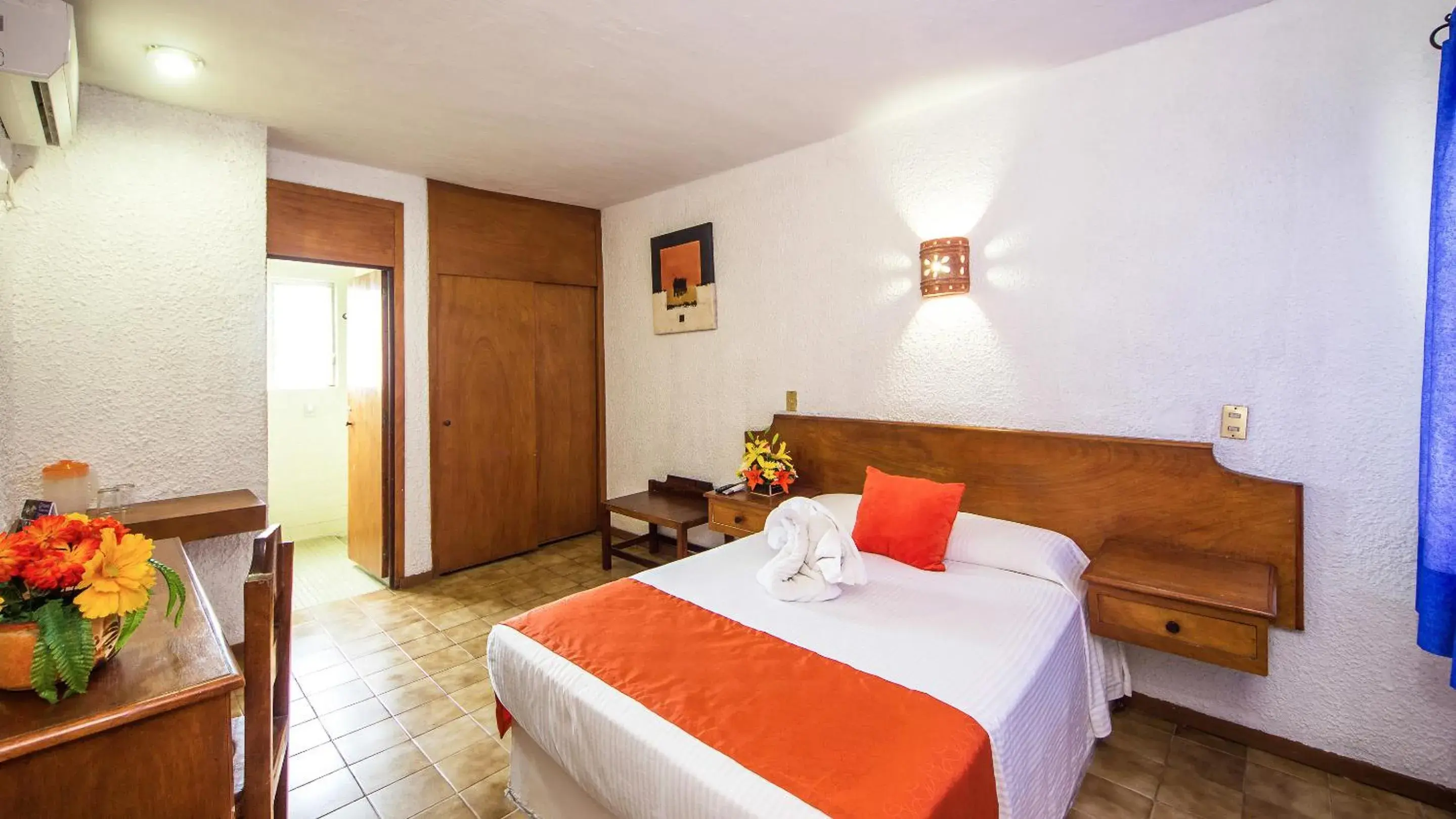 Super Saver in Hotel Hacienda Vallarta - Playa Las Glorias Super Saver in Hotel Hacienda Vallarta - Playa Las Glorias