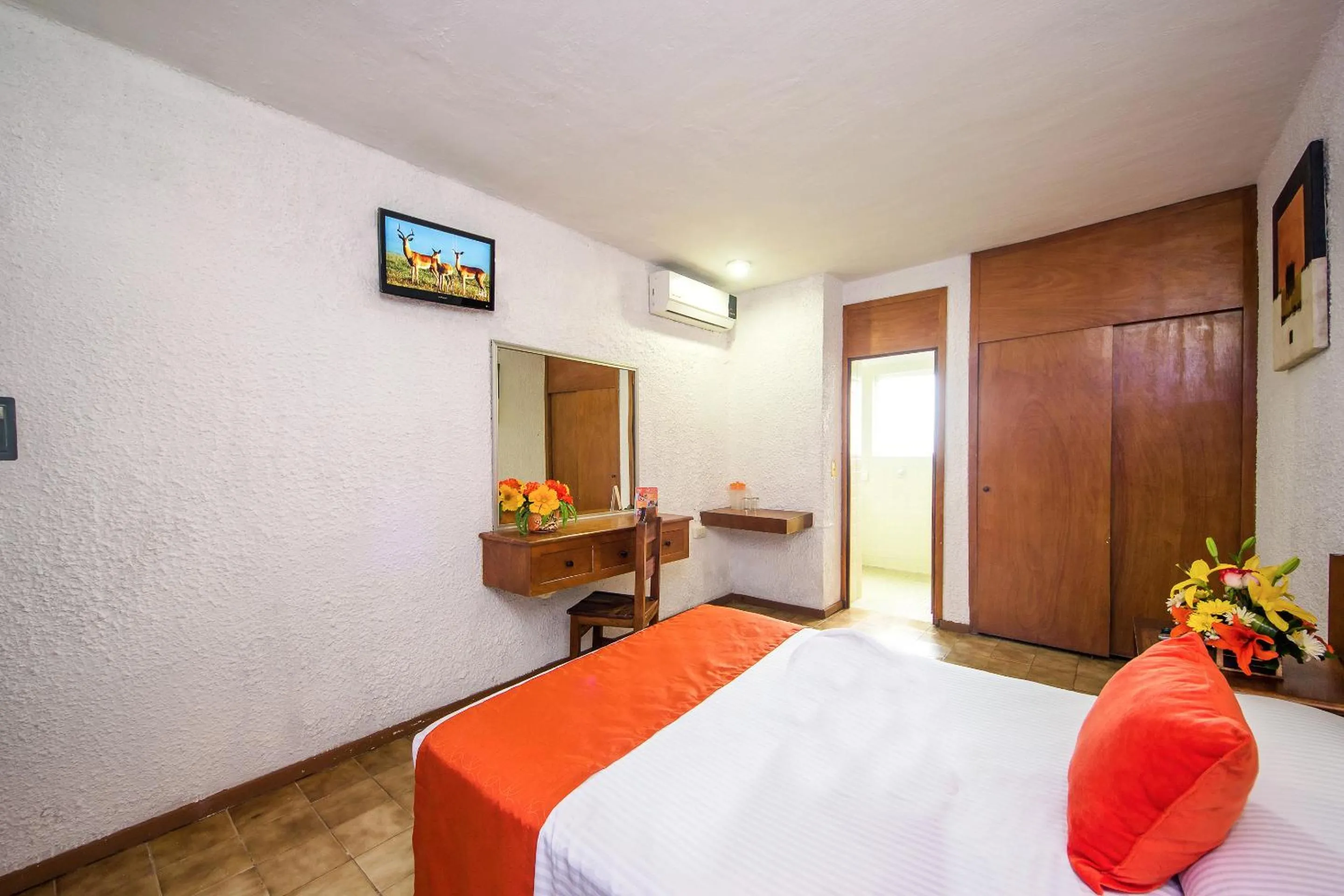 Bedroom, Bed in Hotel Hacienda Vallarta - Playa Las Glorias