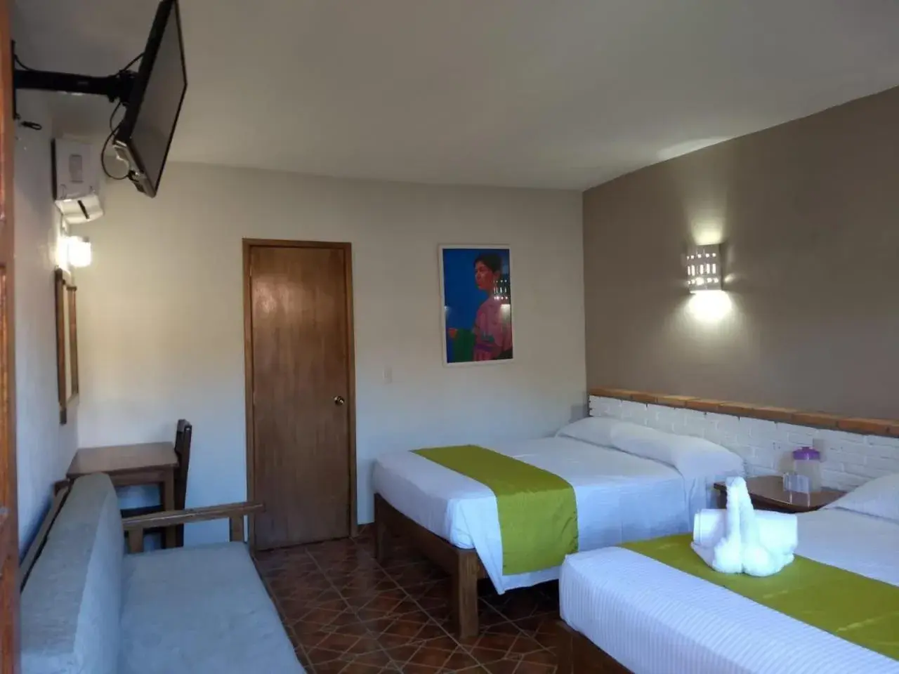 TV and multimedia, Bed in Hotel Hacienda Vallarta - Playa Las Glorias TV and multimedia, Bed in Hotel Hacienda Vallarta - Playa Las Glorias