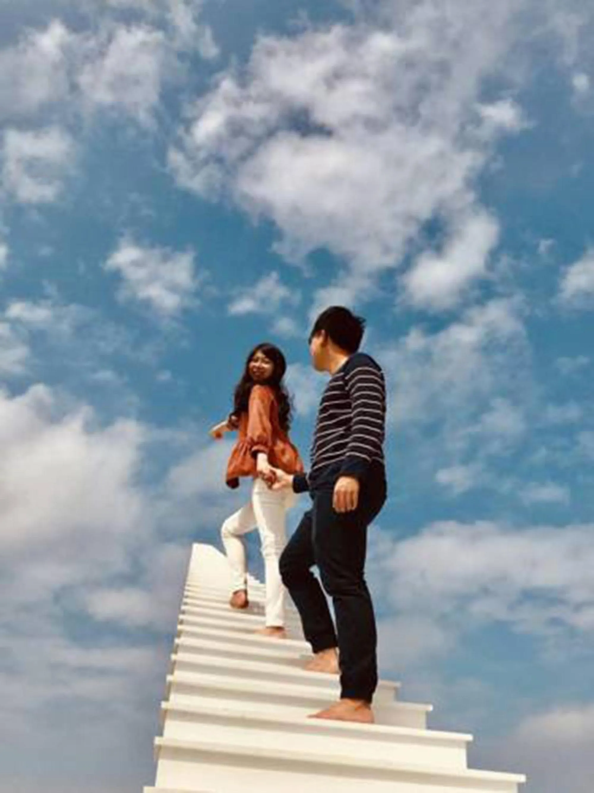 People in Chuan Cheng Castle