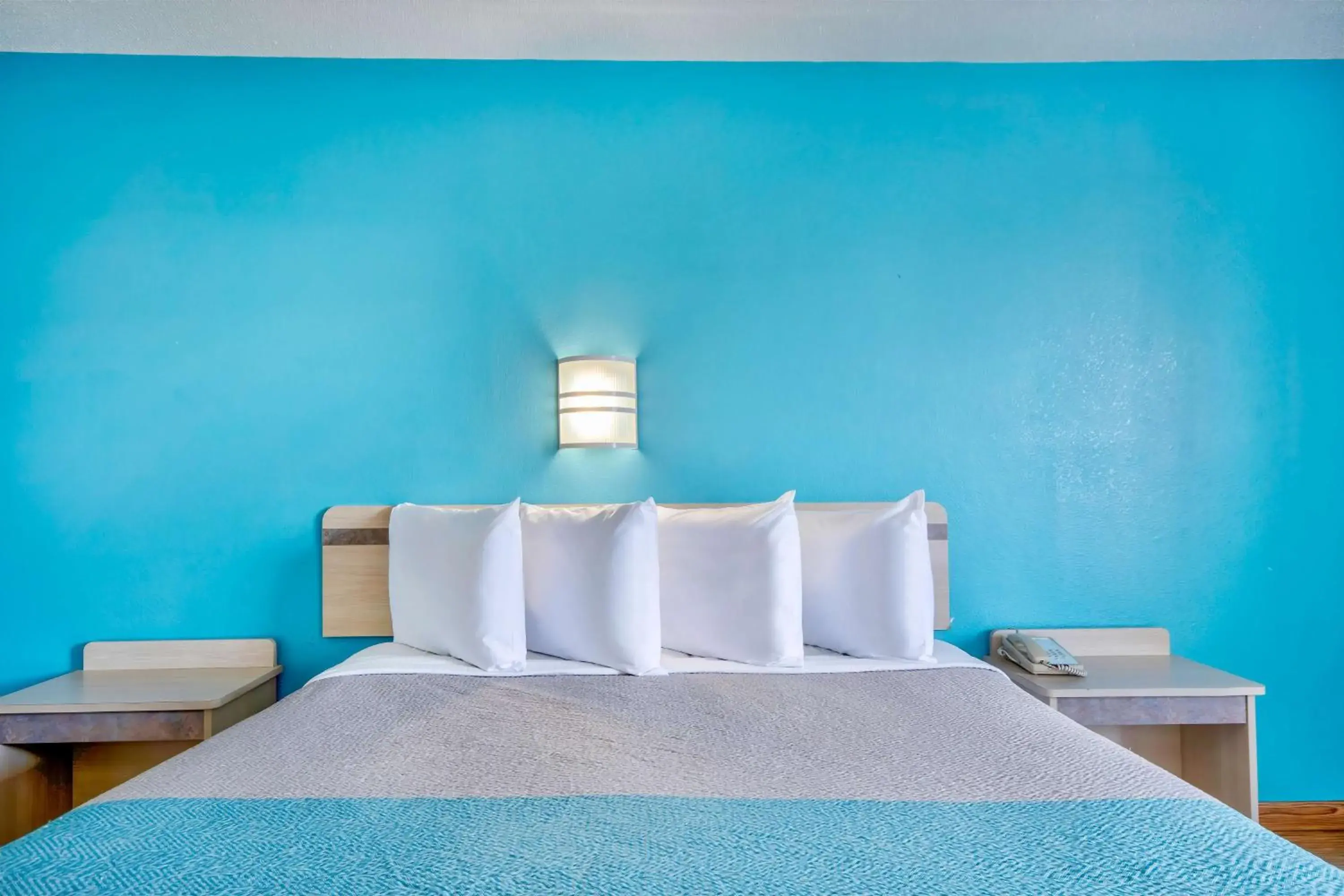 King Room - Non-Smoking in Motel 6 - Georgetown, KY - Lexington North King Room - Non-Smoking in Motel 6 - Georgetown, KY - Lexington North