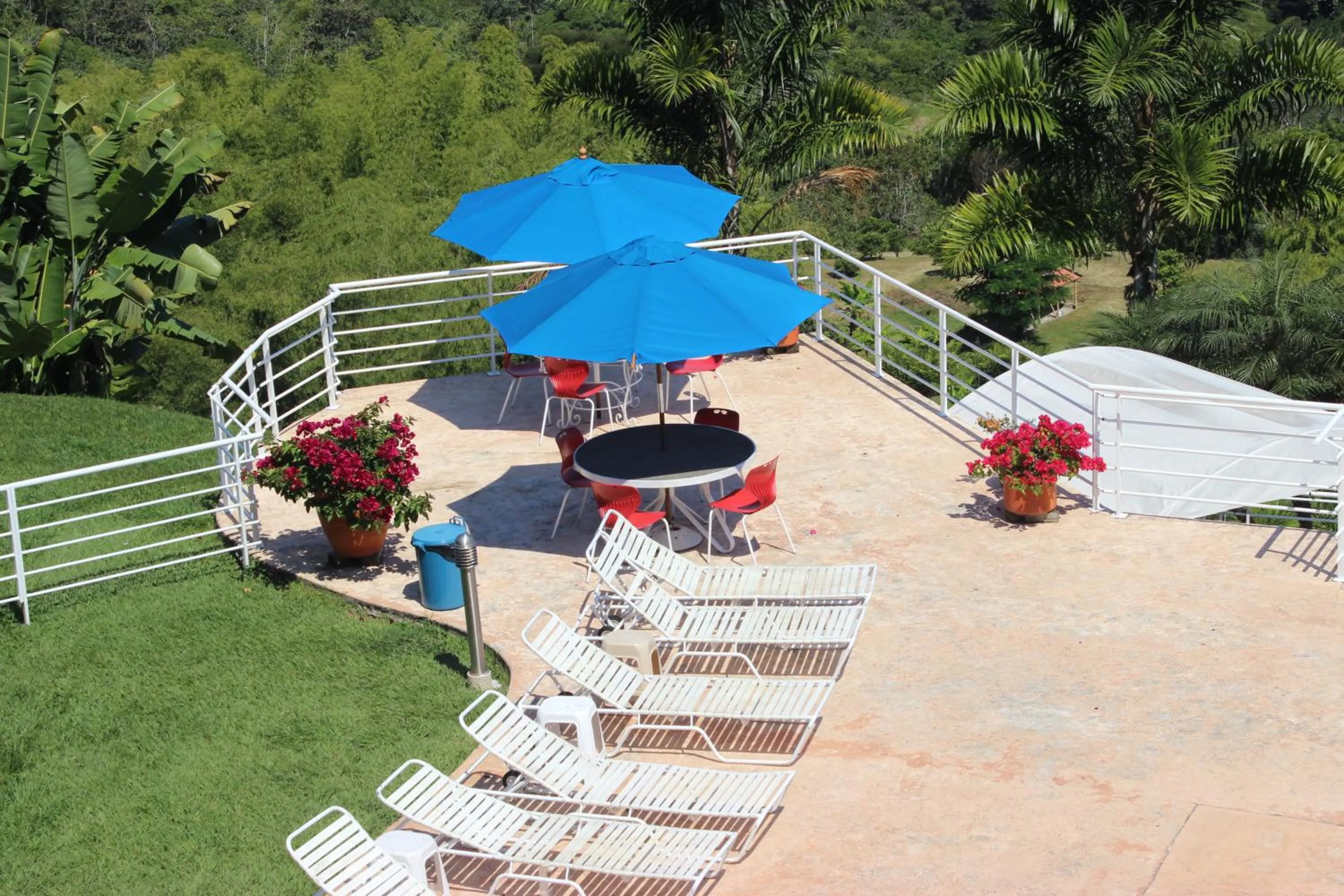 Swimming pool in Hotel Mirador Las Palmas