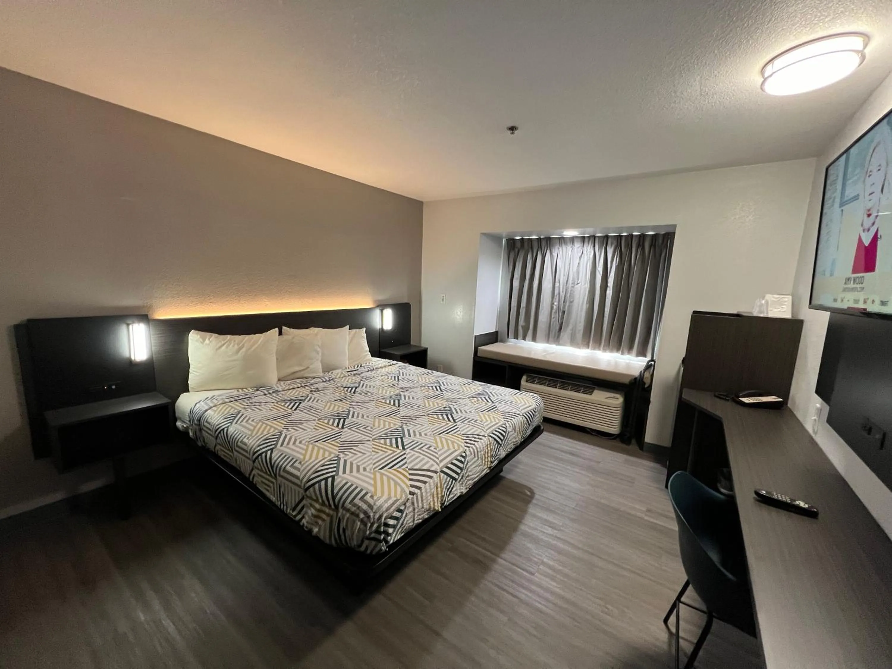 Bed in Motel 6-Simpsonville, SC - Greenville