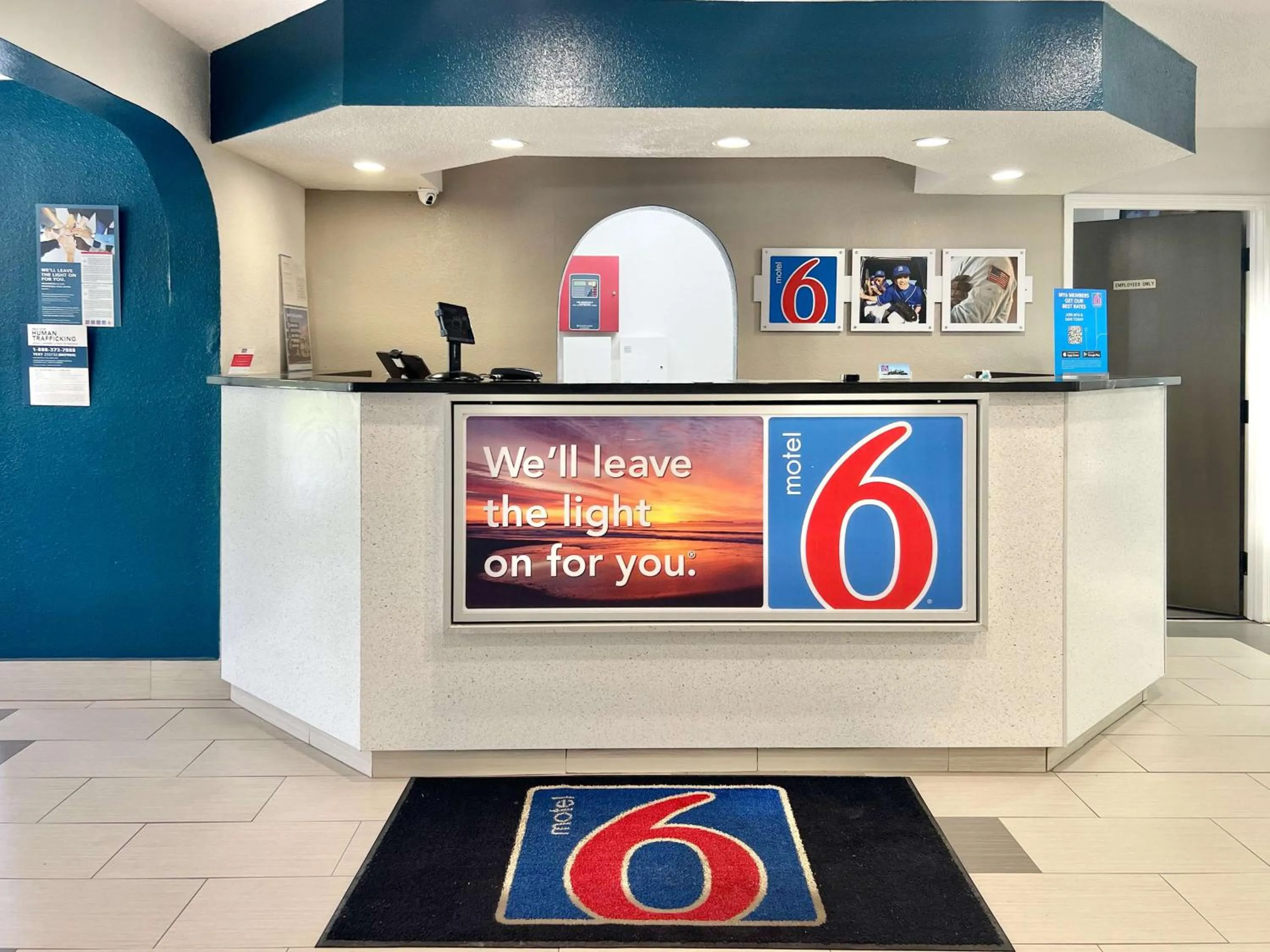 Lobby or reception in Motel 6-Simpsonville, SC - Greenville