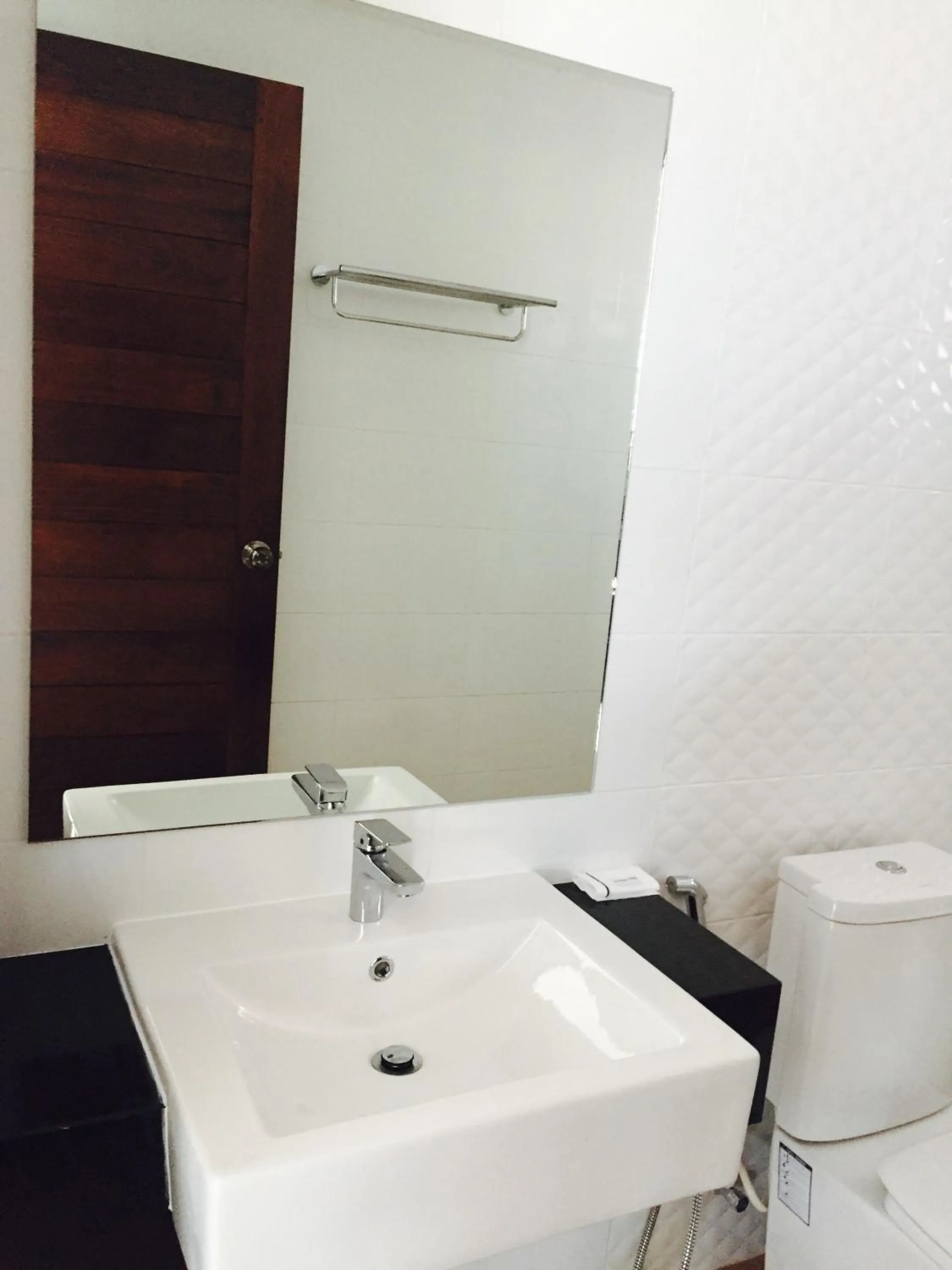 Bathroom in Shangrilah Bungalow