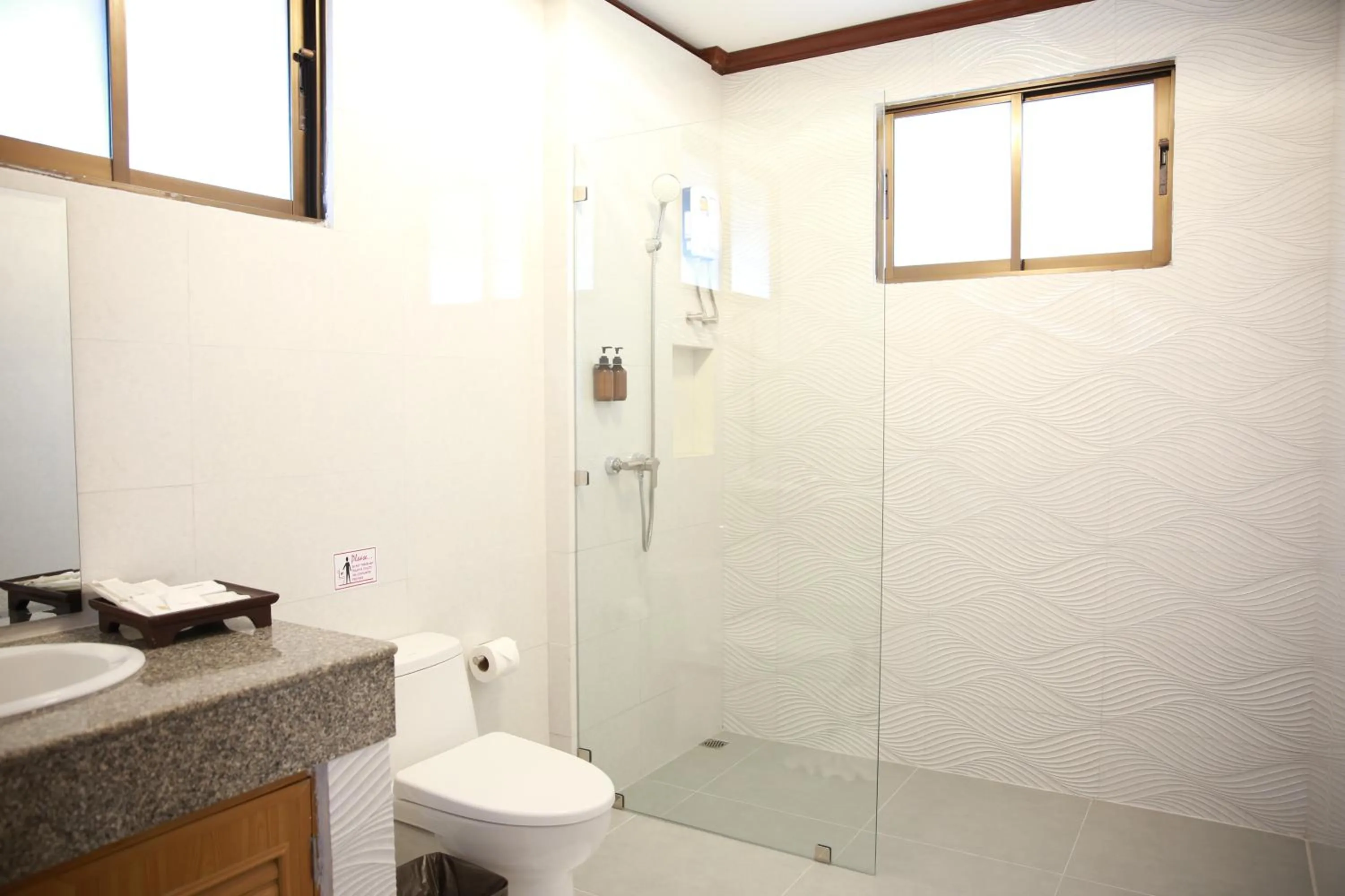 Bathroom in Shangrilah Bungalow