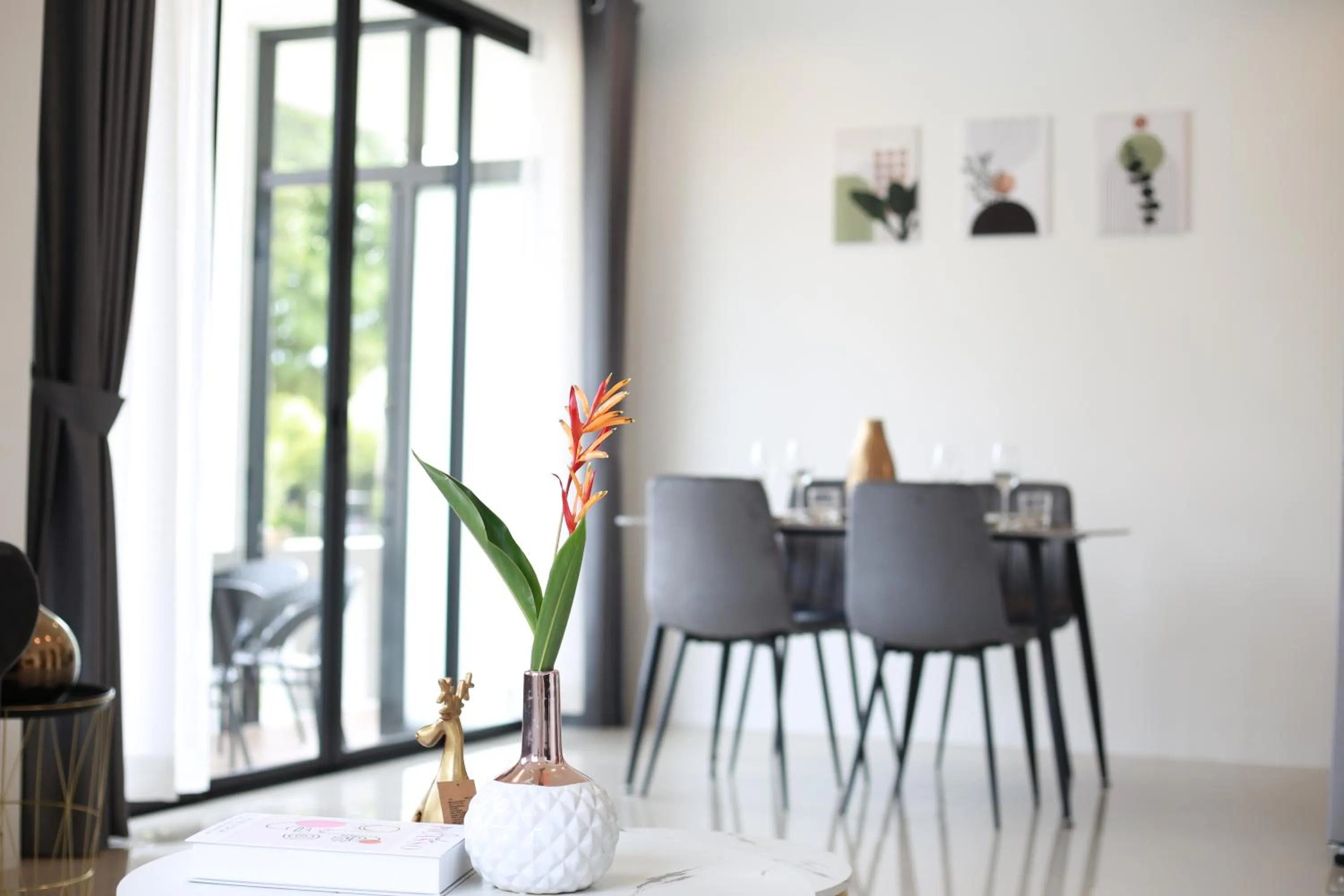 Seating area in Shangrilah Bungalow
