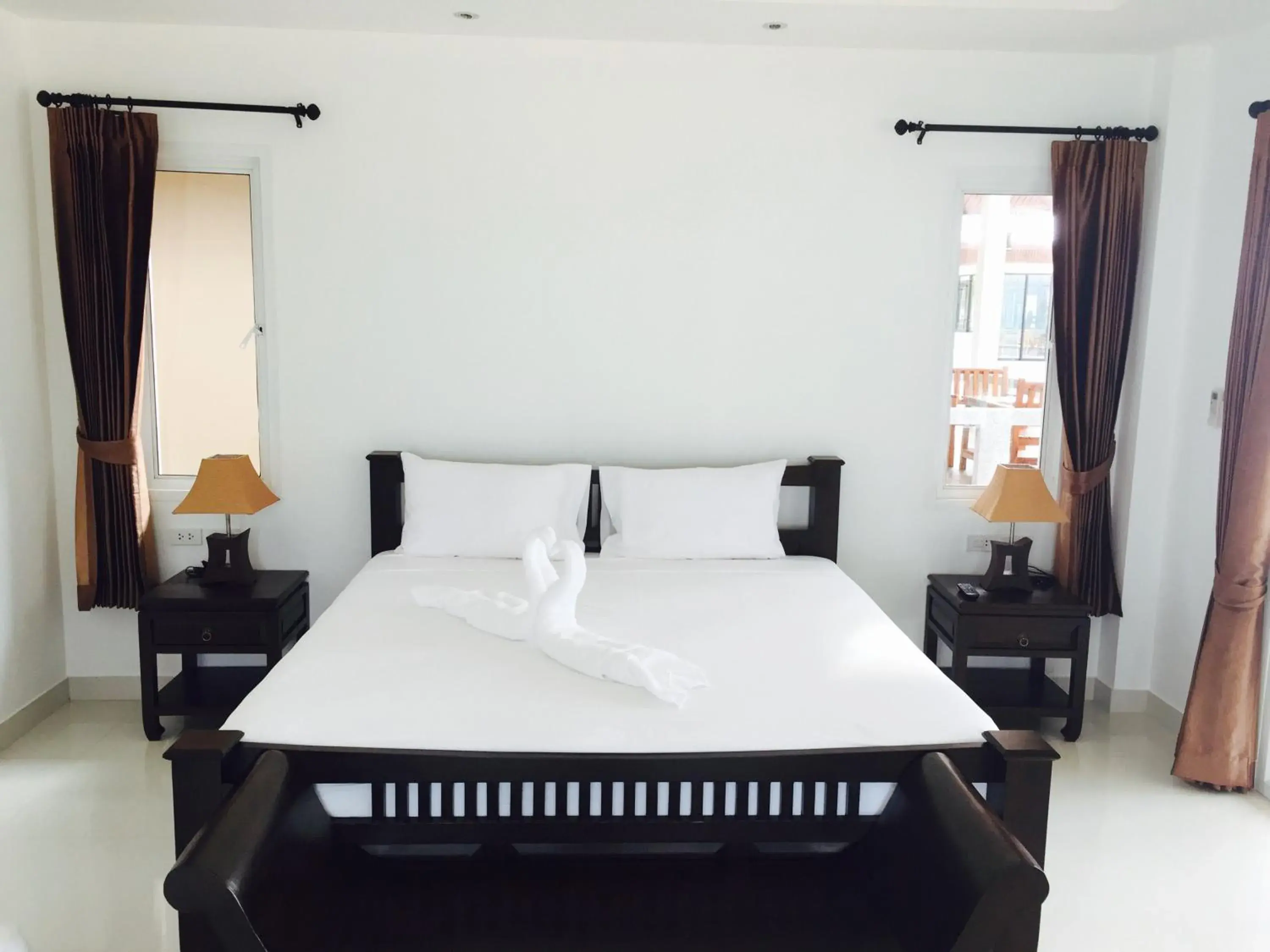 Grand Deluxe Room in Shangrilah Bungalow Grand Deluxe Room in Shangrilah Bungalow