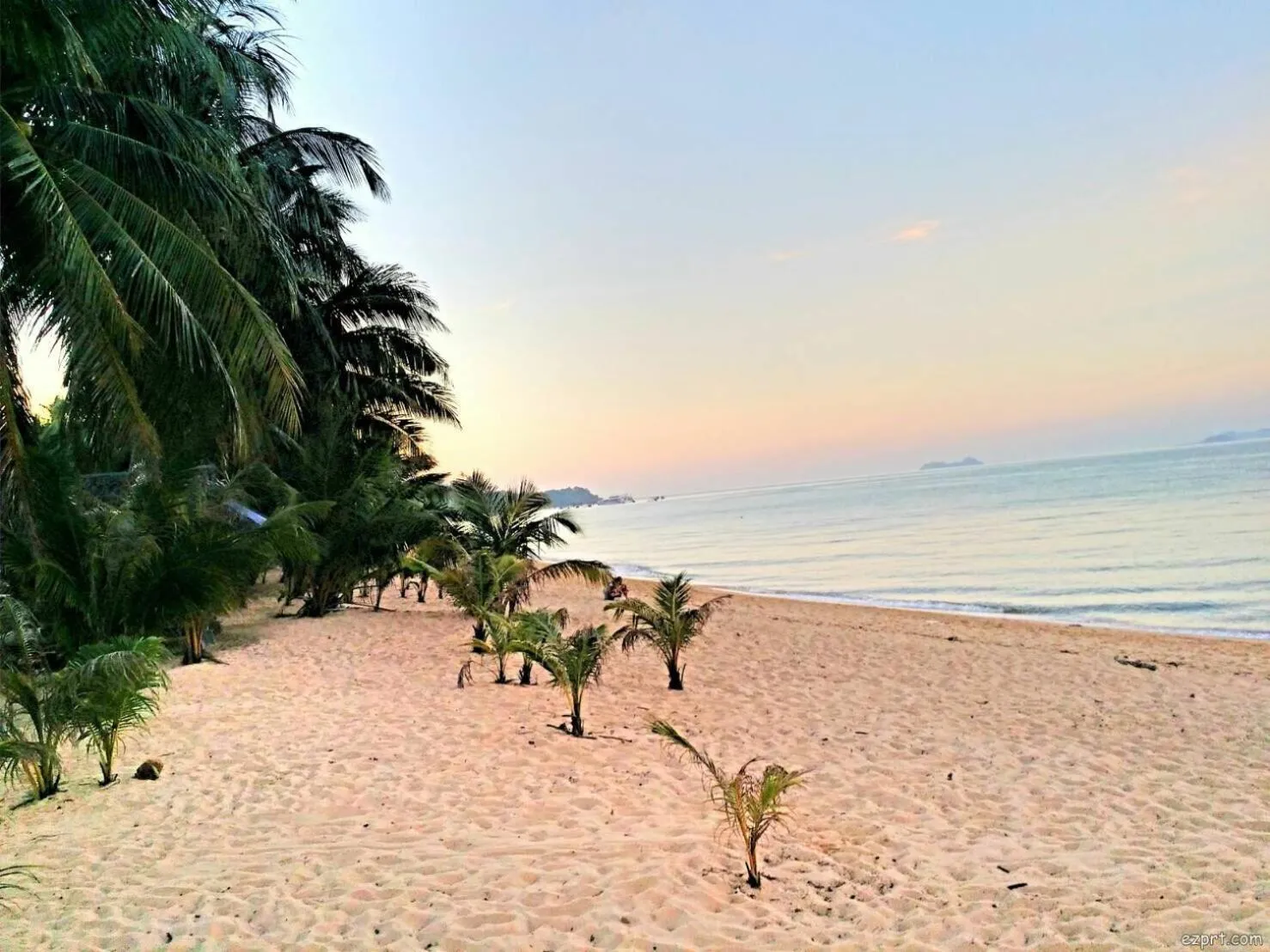 Beach in Shangrilah Bungalow