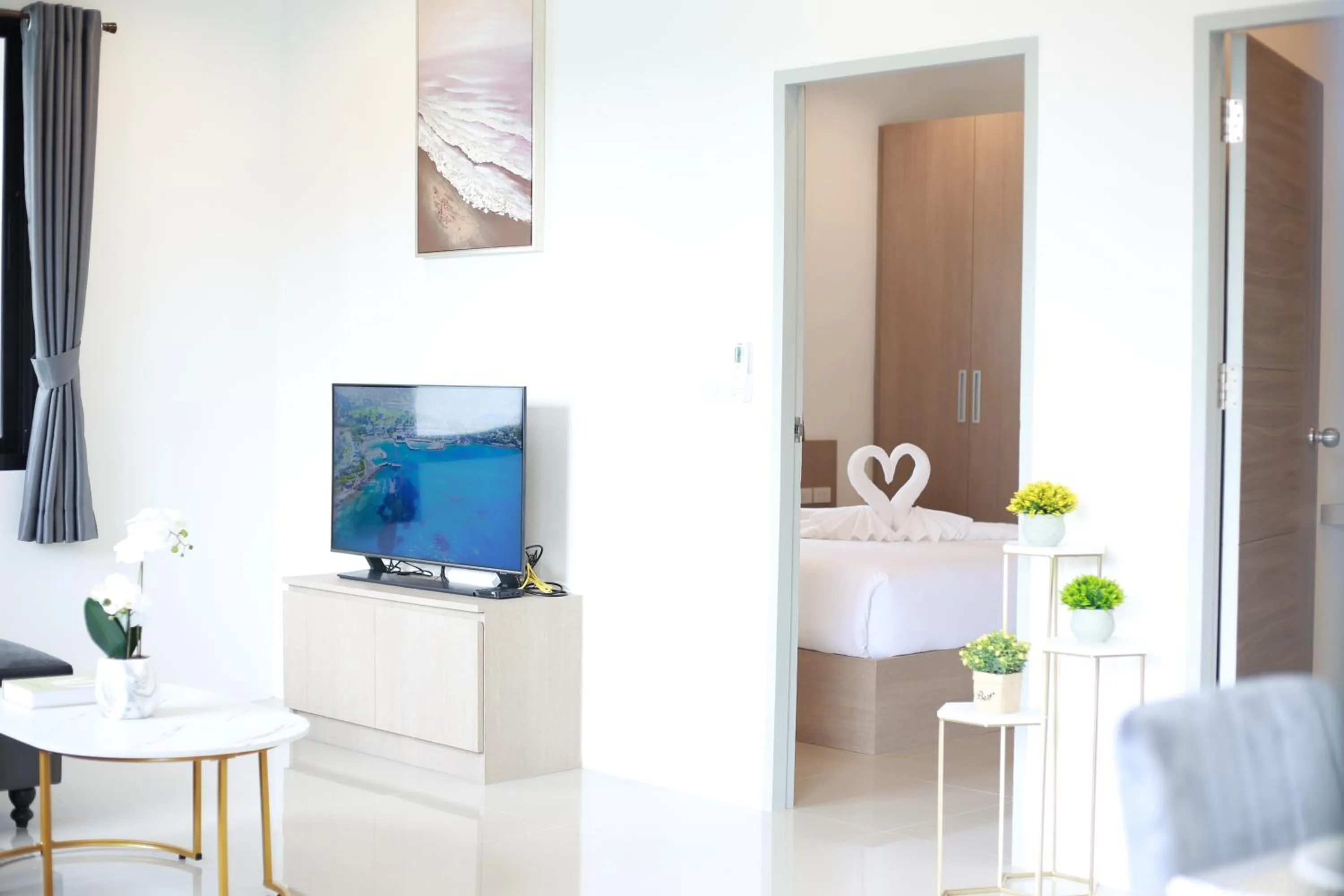 TV and multimedia in Shangrilah Bungalow