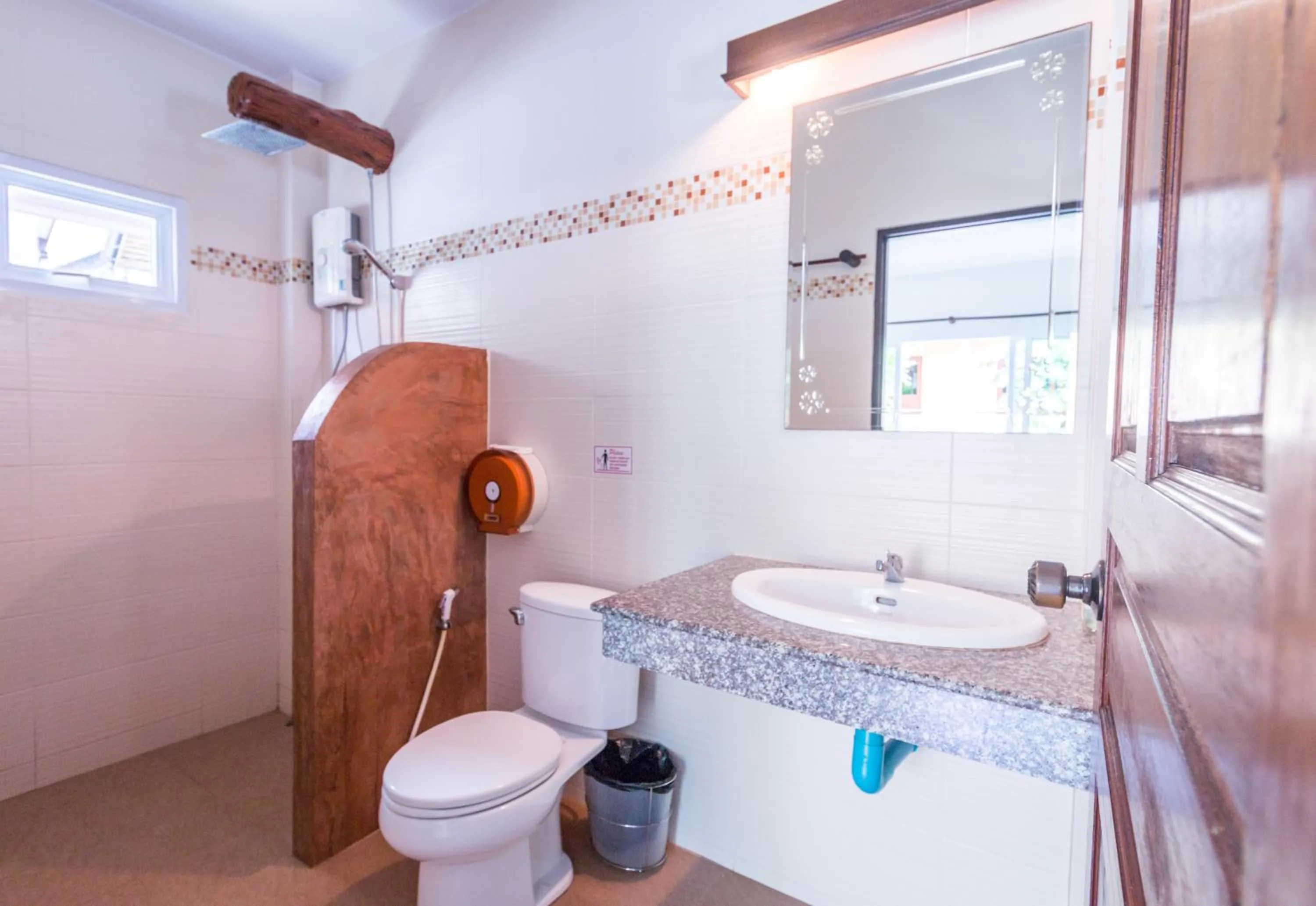 Bathroom in Shangrilah Bungalow