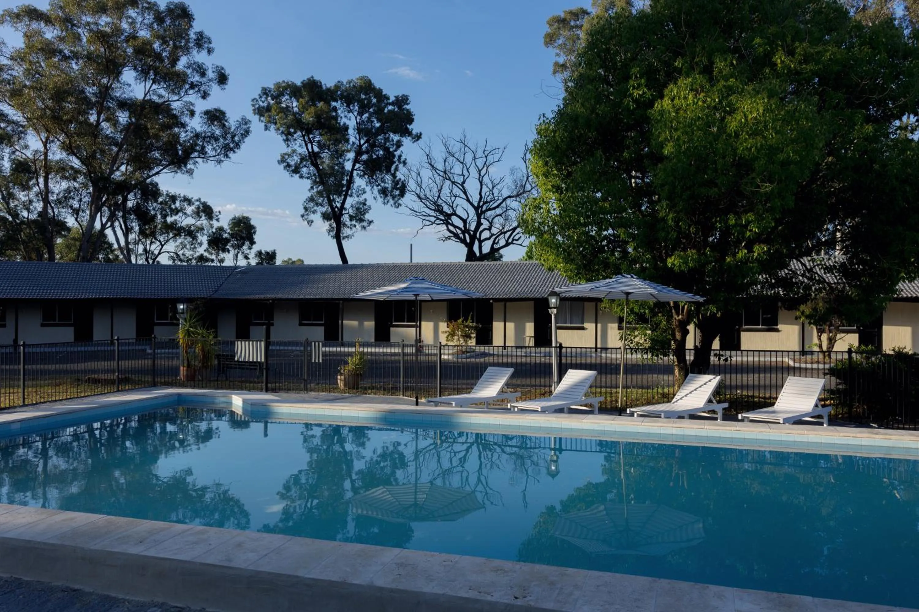 Pool view in Mu S Boutique Motel "Matthew Flinders"
