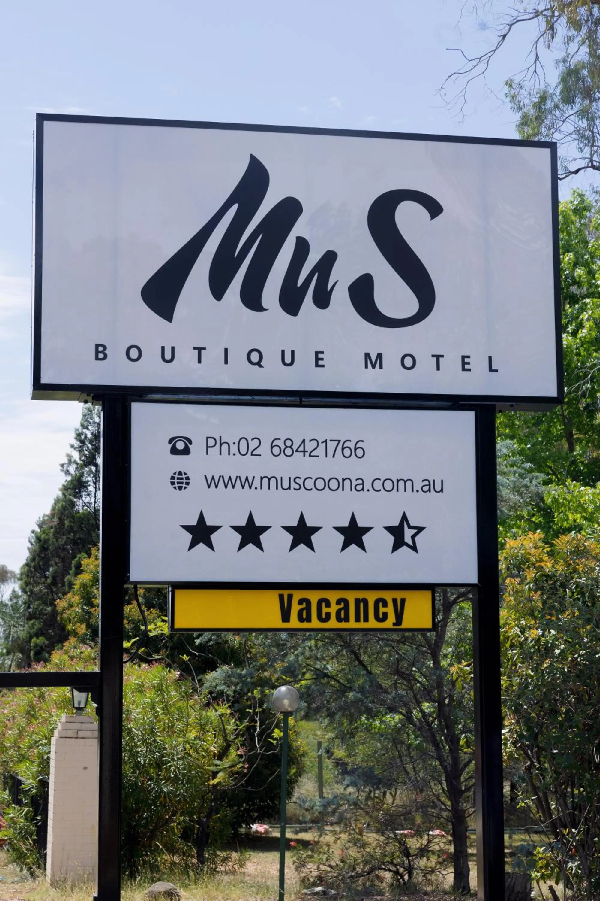 Property logo or sign in Mu S Boutique Motel "Matthew Flinders"