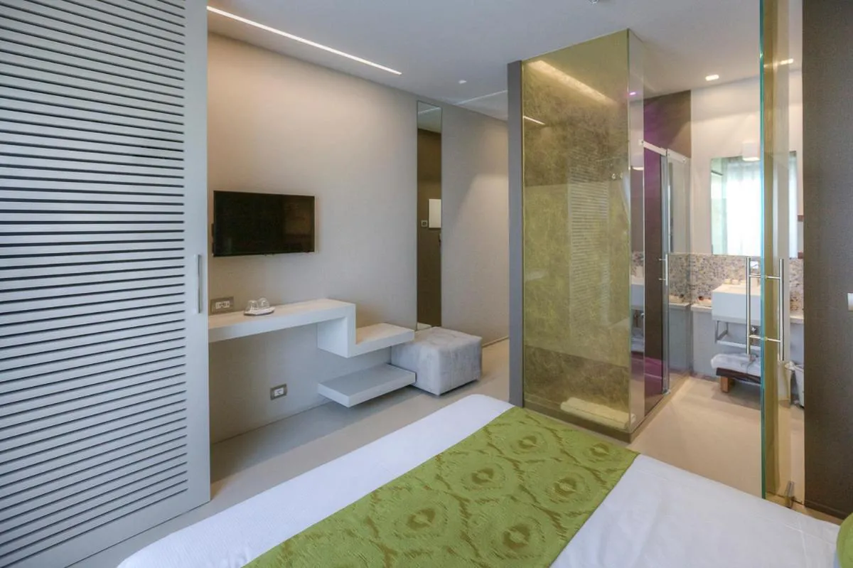 Bed in Hotel Nettuno