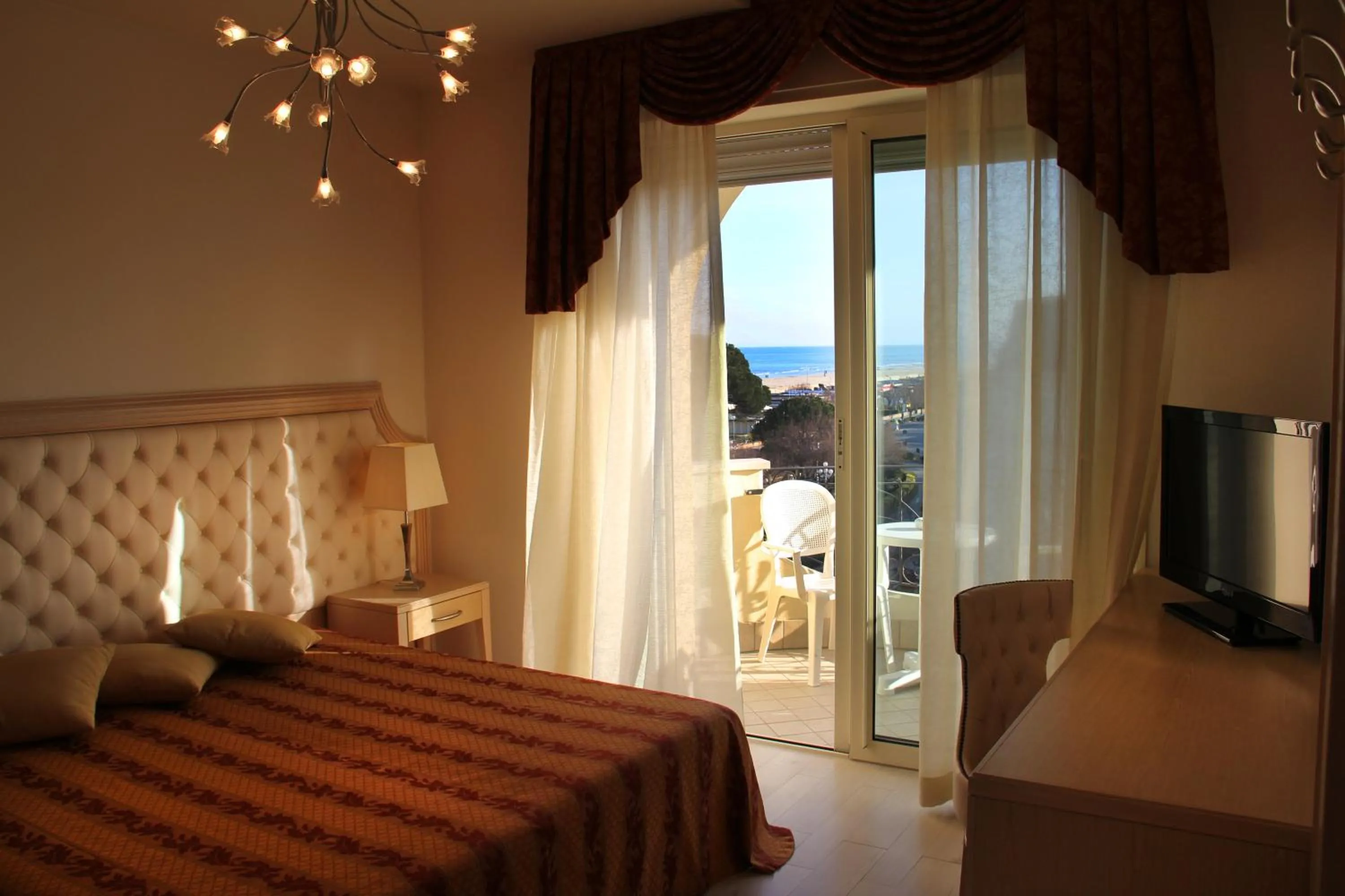 Bedroom, Bed in Hotel Nettuno