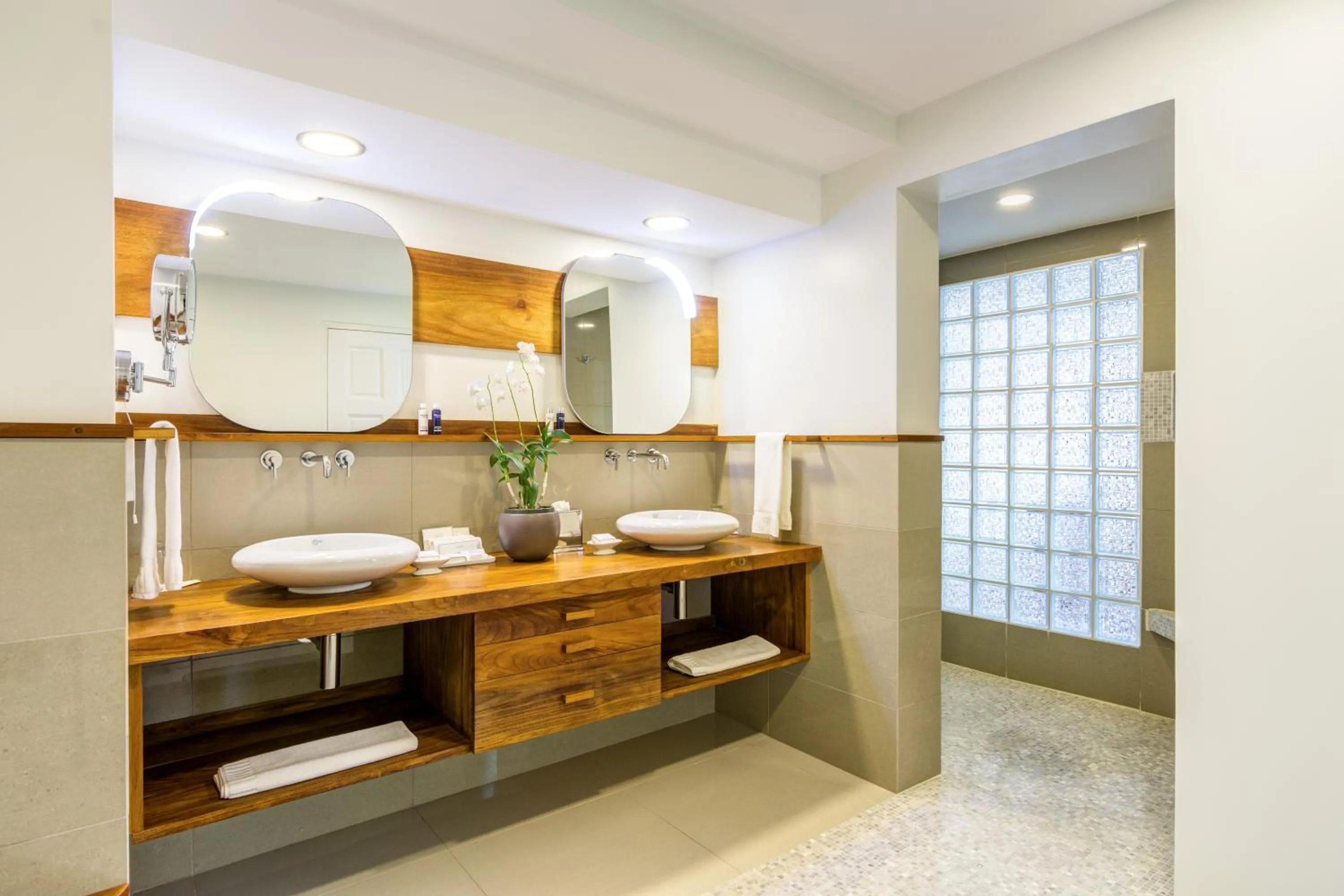 Bathroom in Calabash Hotel