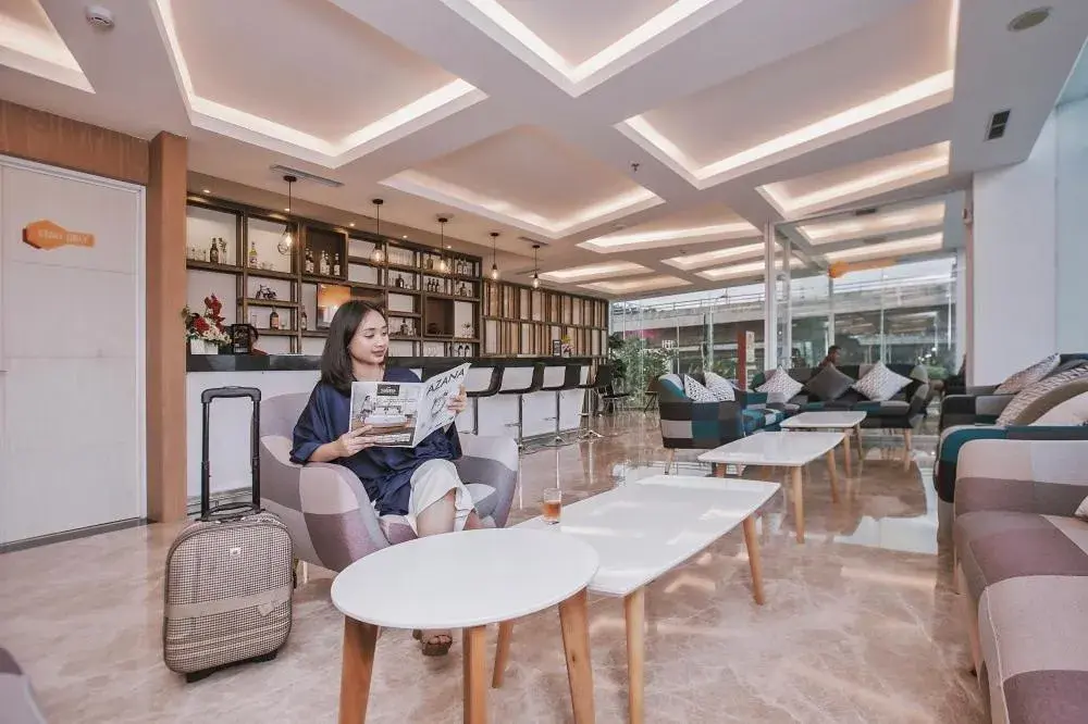 Lobby or reception in The Azana Hotel Airport Semarang