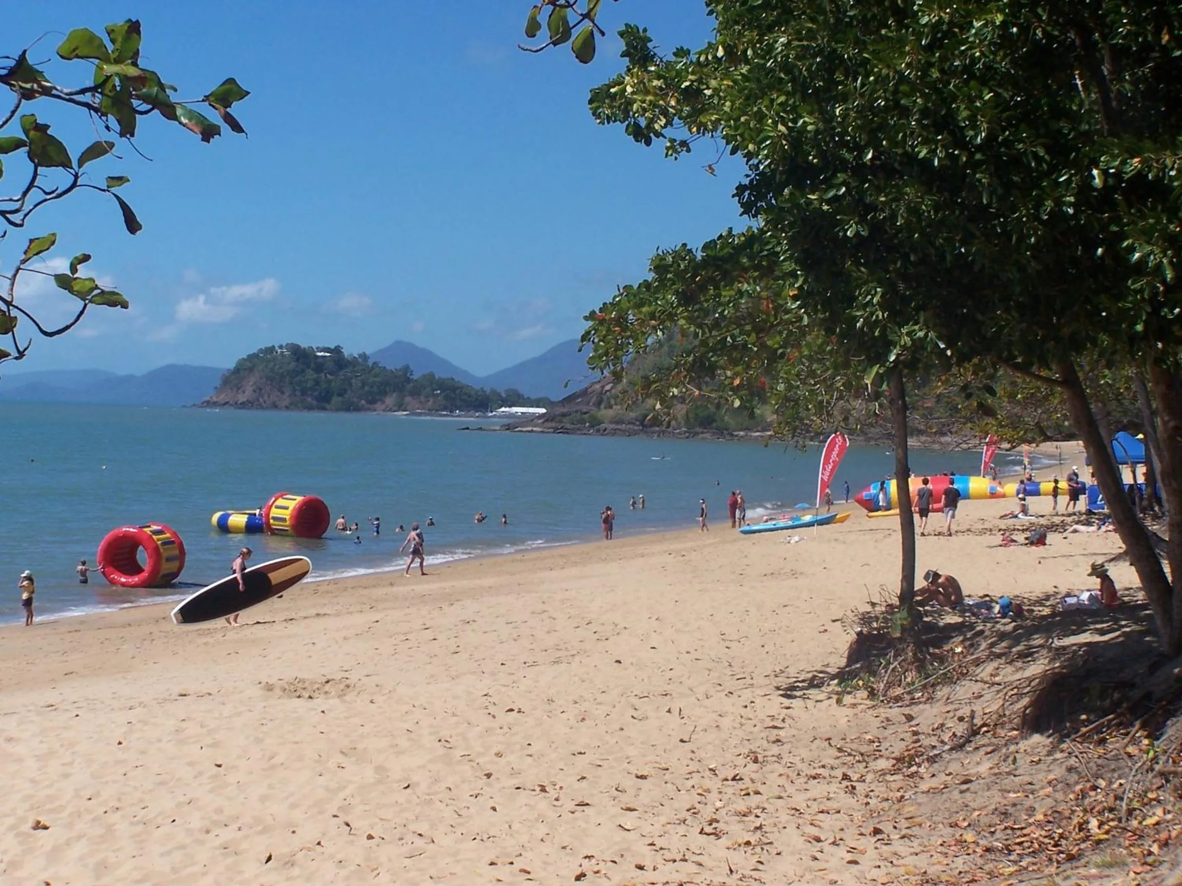 Area and facilities in Beachfront Apartments on Trinity Beach