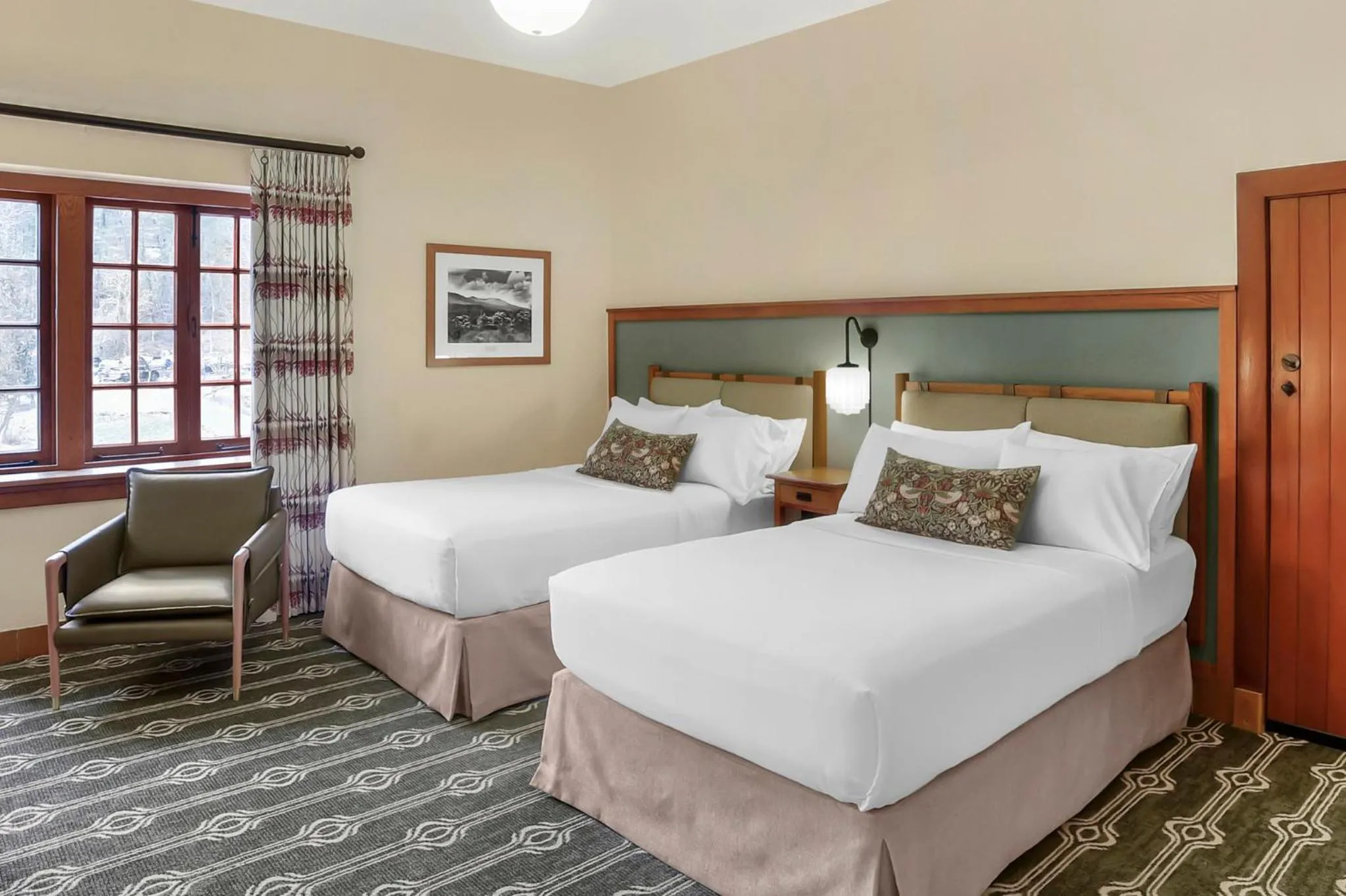 Photo of the whole room, Bed in The Omni Grove Park Inn & Spa - Asheville