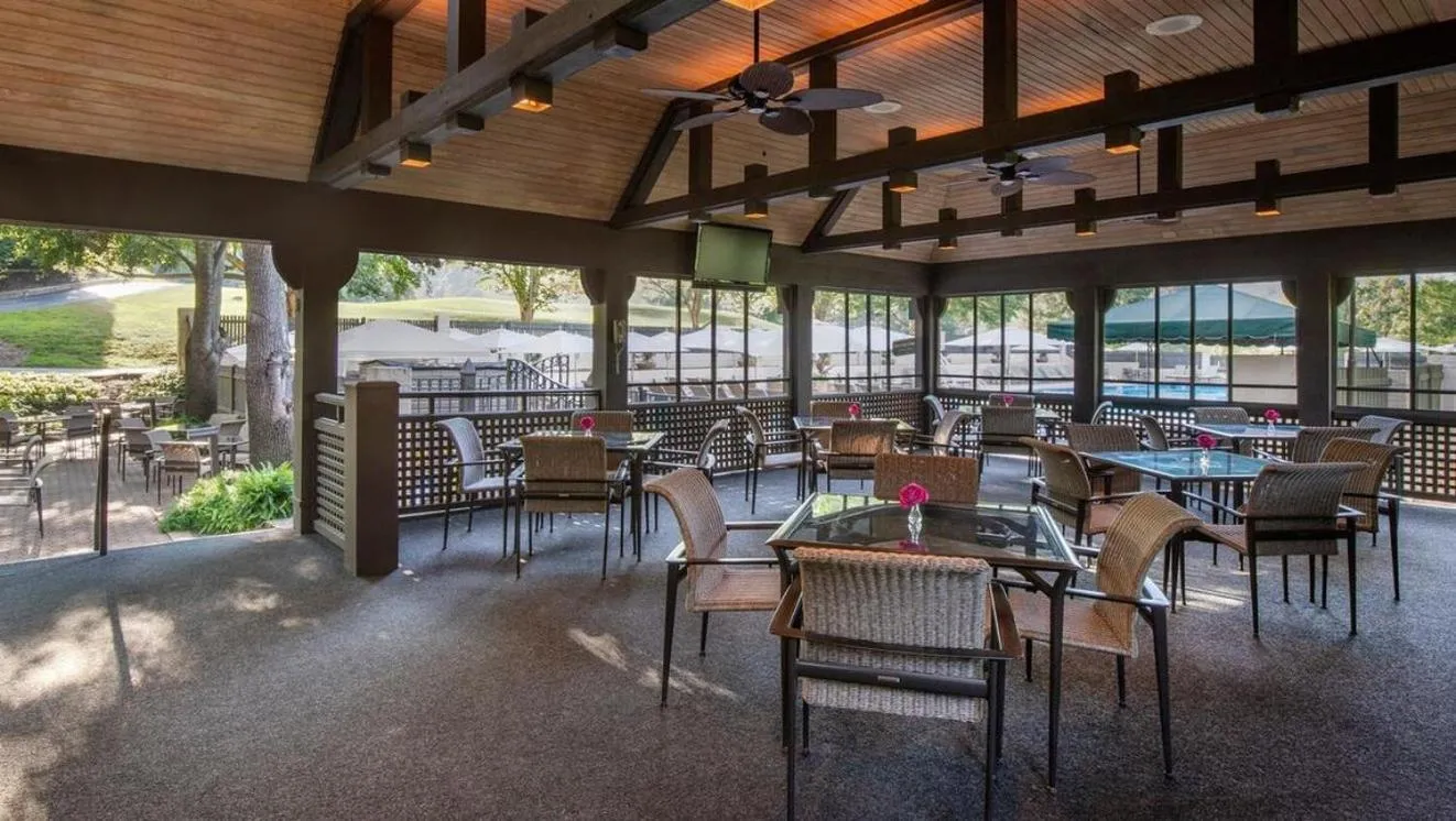 Lounge or bar in The Omni Grove Park Inn & Spa - Asheville