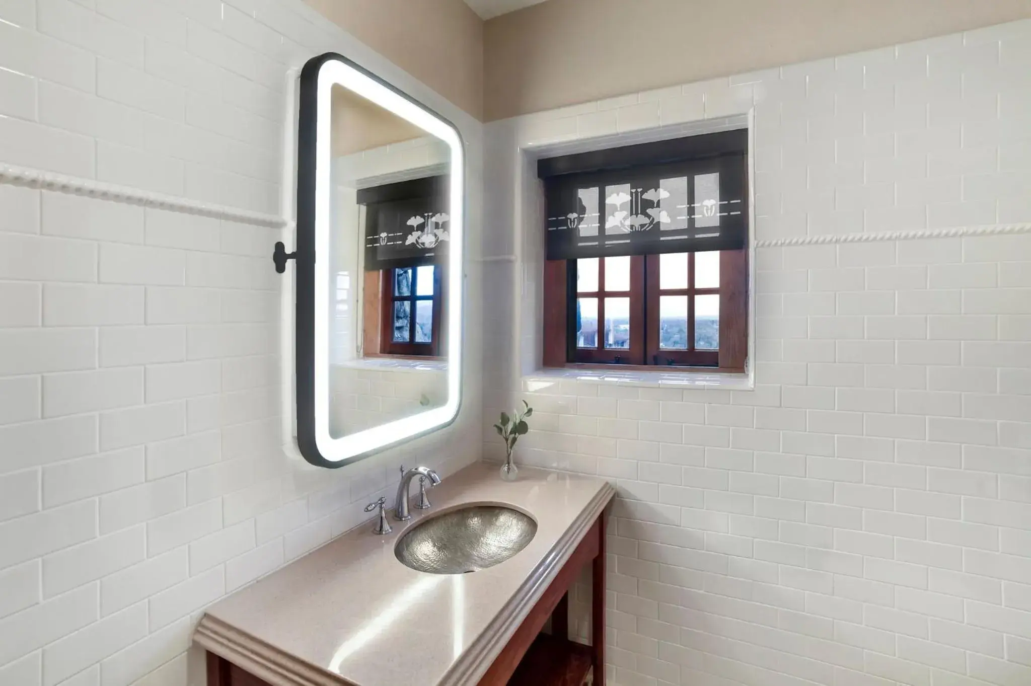 Deluxe Mountain View Room 1 King Bed in The Omni Grove Park Inn & Spa - Asheville Deluxe Mountain View Room 1 King Bed in The Omni Grove Park Inn & Spa - Asheville