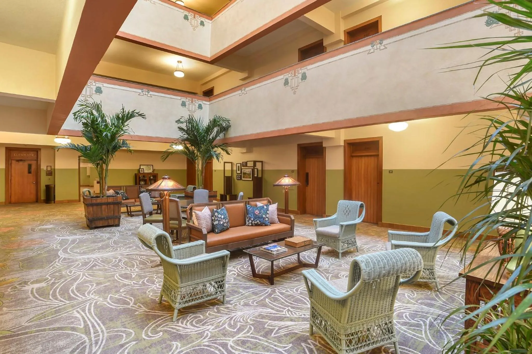 Lounge or bar in The Omni Grove Park Inn & Spa - Asheville