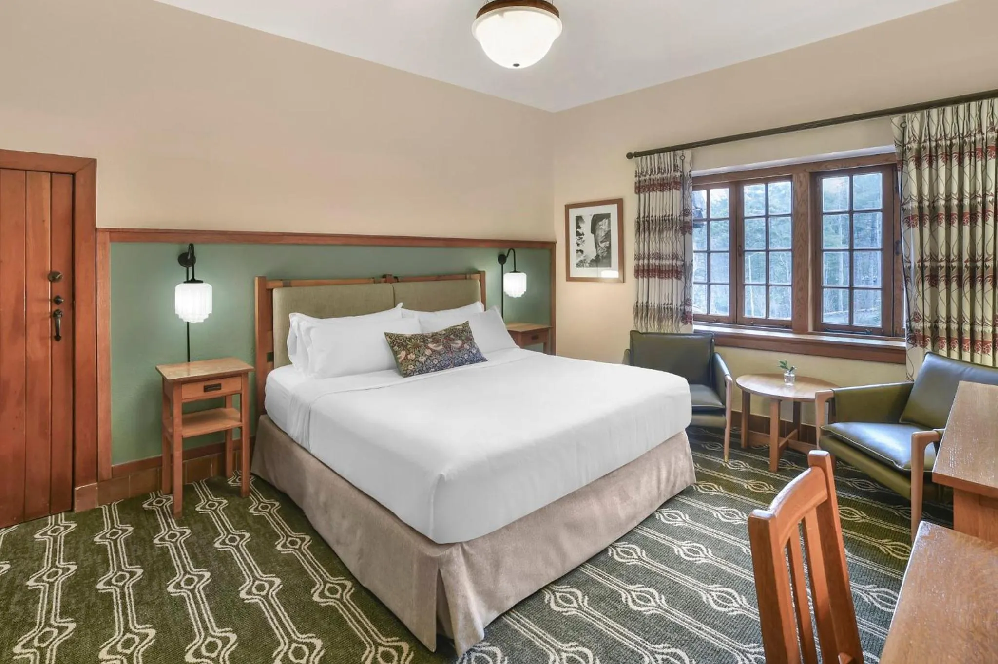 Photo of the whole room, Bed in The Omni Grove Park Inn & Spa - Asheville