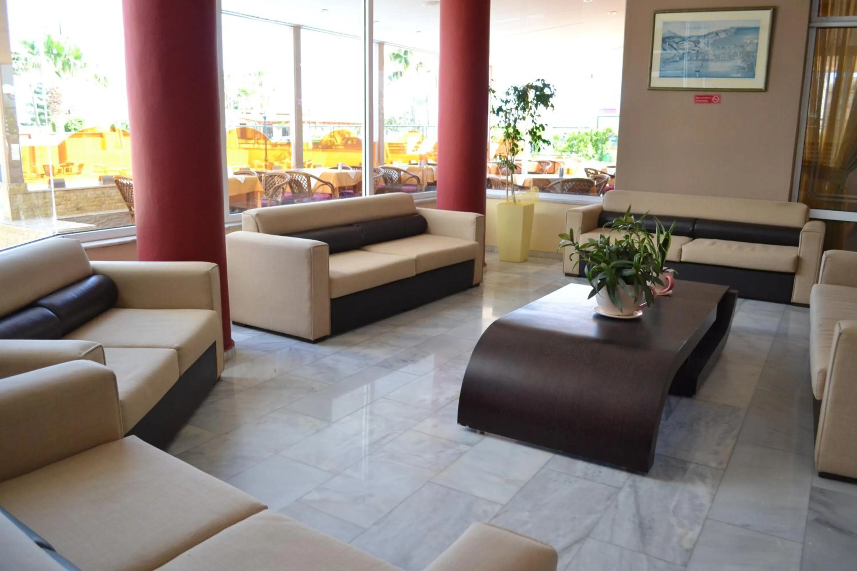 Communal lounge/ TV room in Palladion