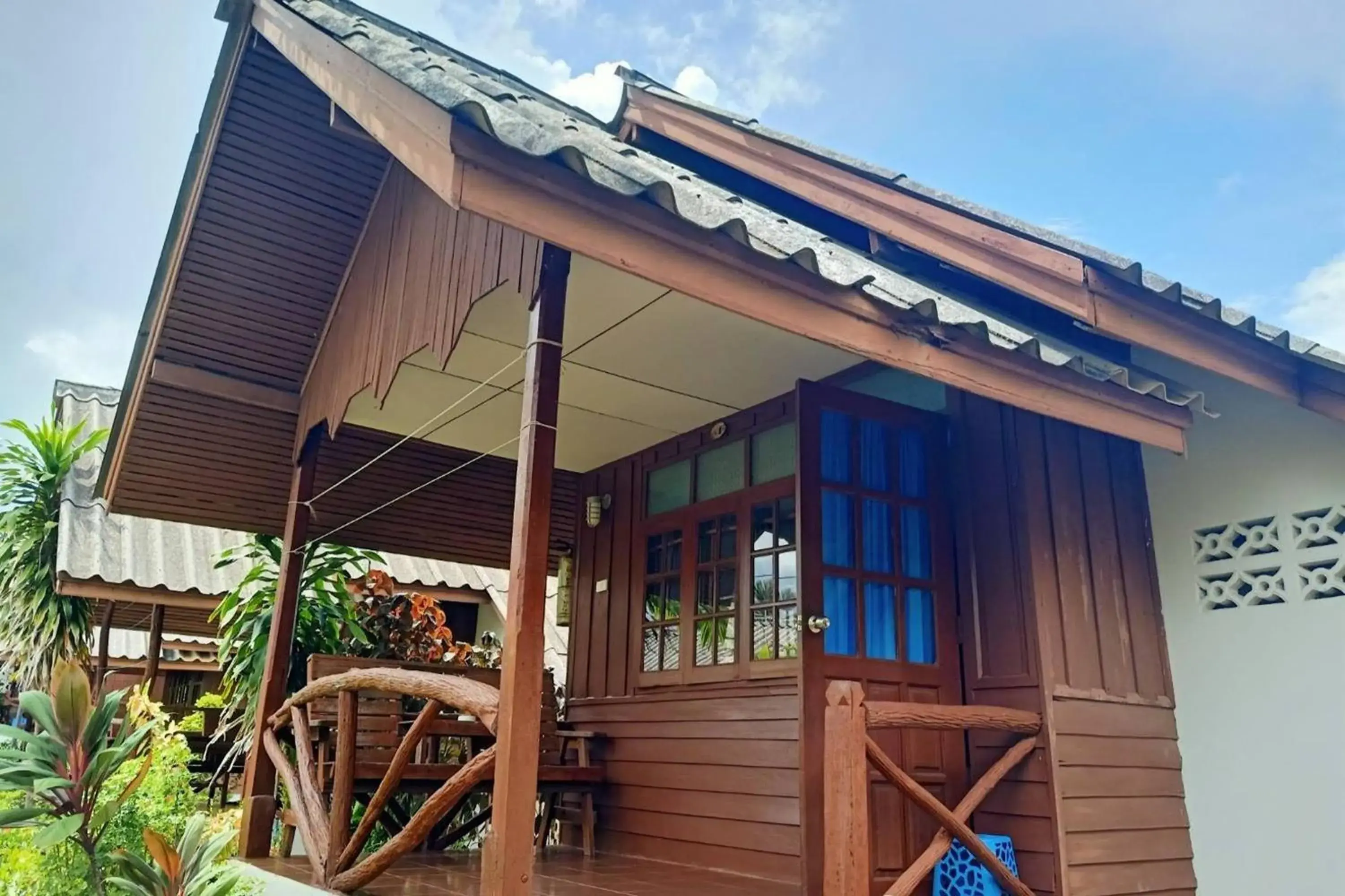 Property building in Palm Point Village Property building in Palm Point Village