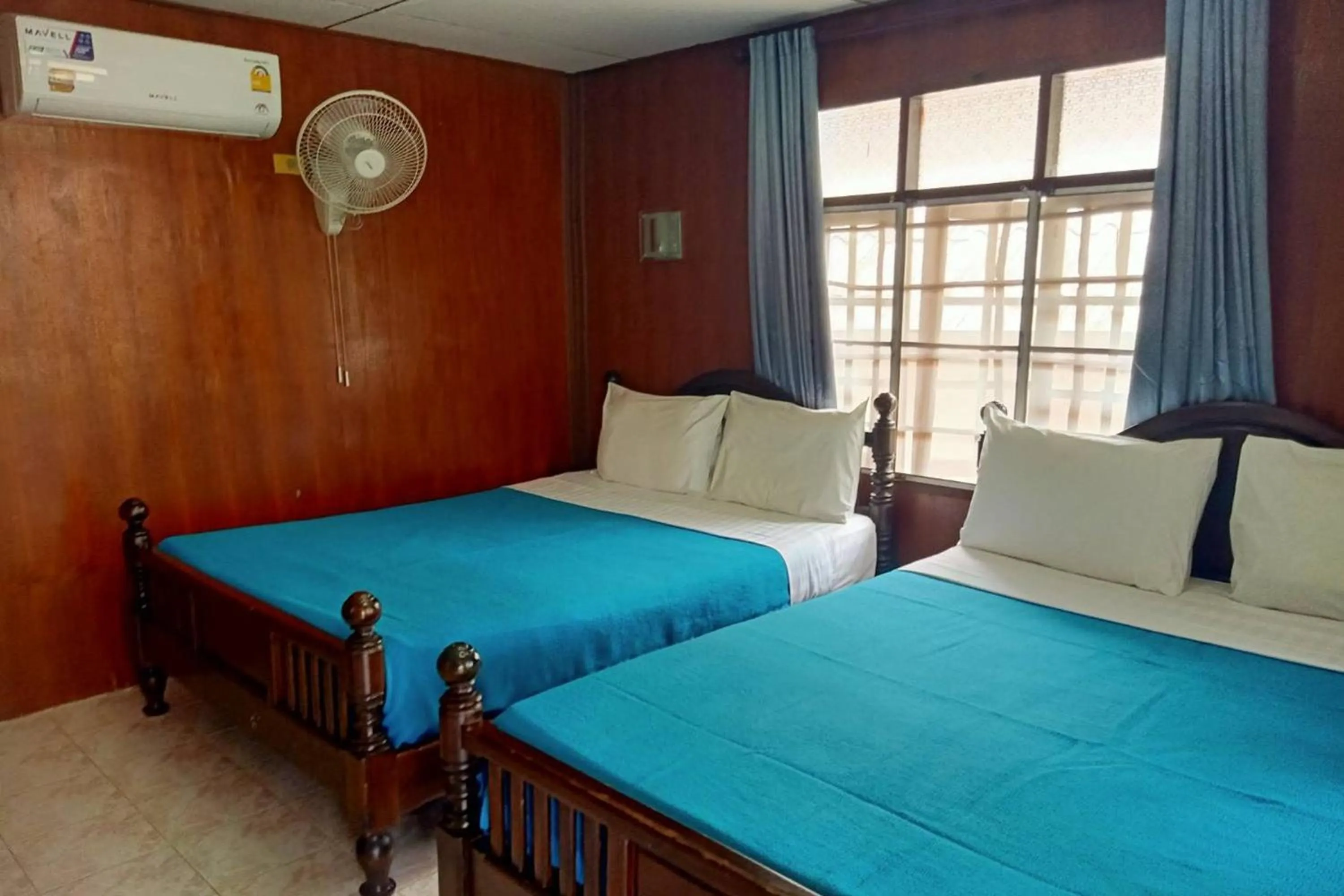 Bedroom, Bed in Palm Point Village