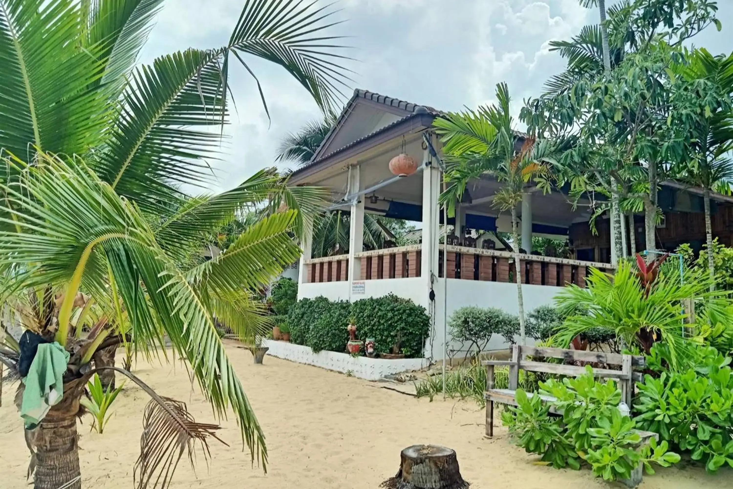 Property building in Palm Point Village Property building in Palm Point Village