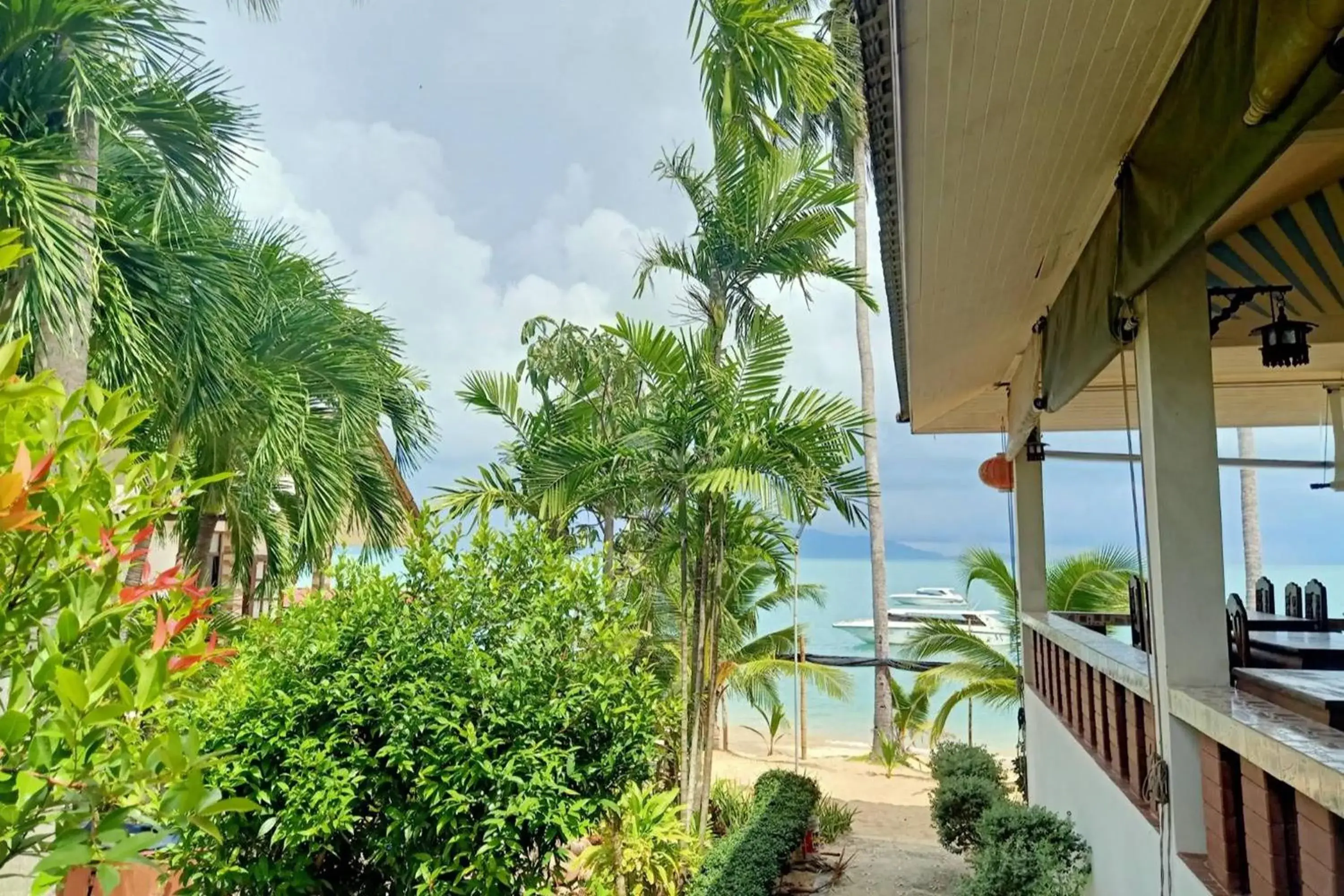 Property building in Palm Point Village Property building in Palm Point Village