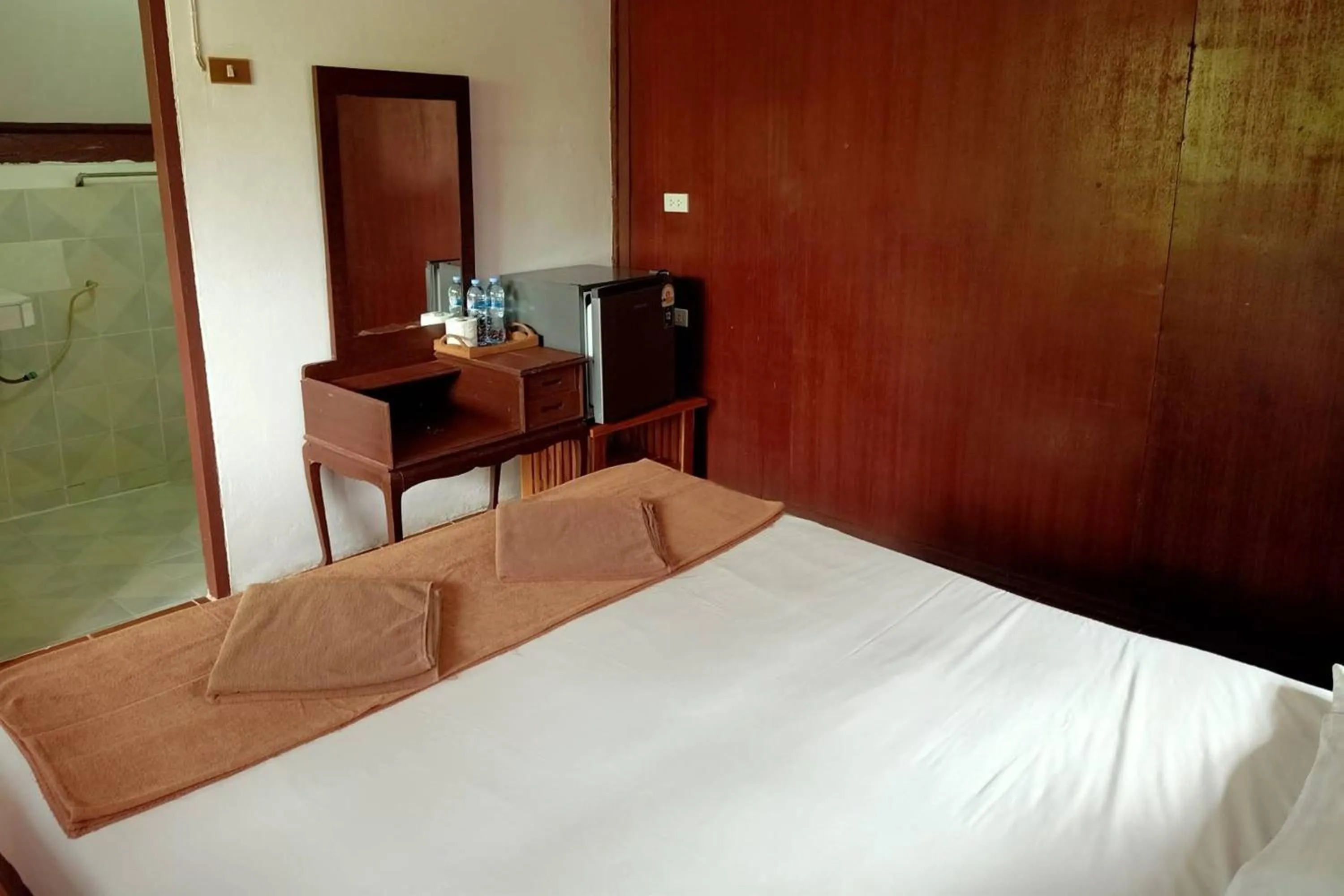 Bedroom, Bed in Palm Point Village