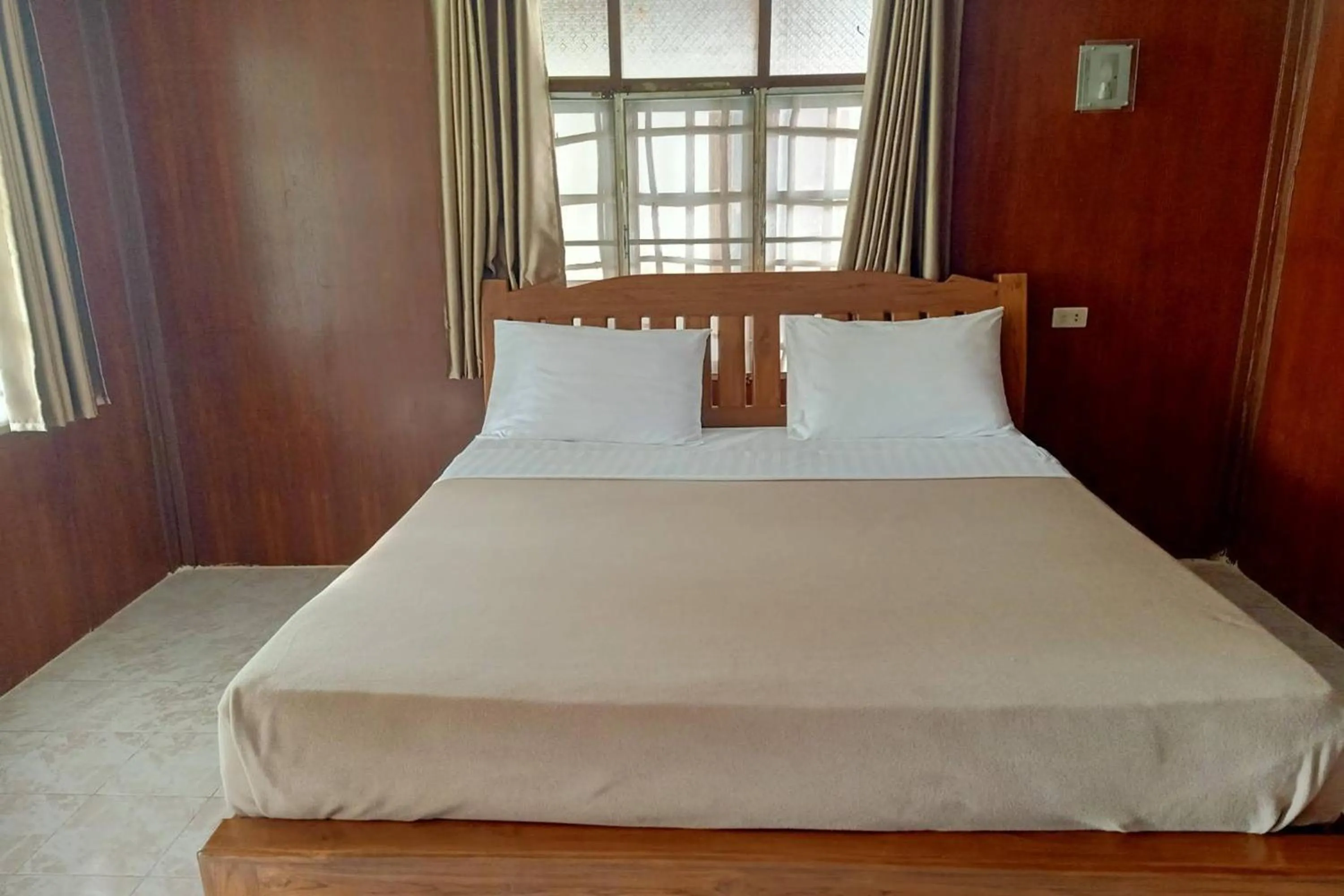 Bedroom, Bed in Palm Point Village