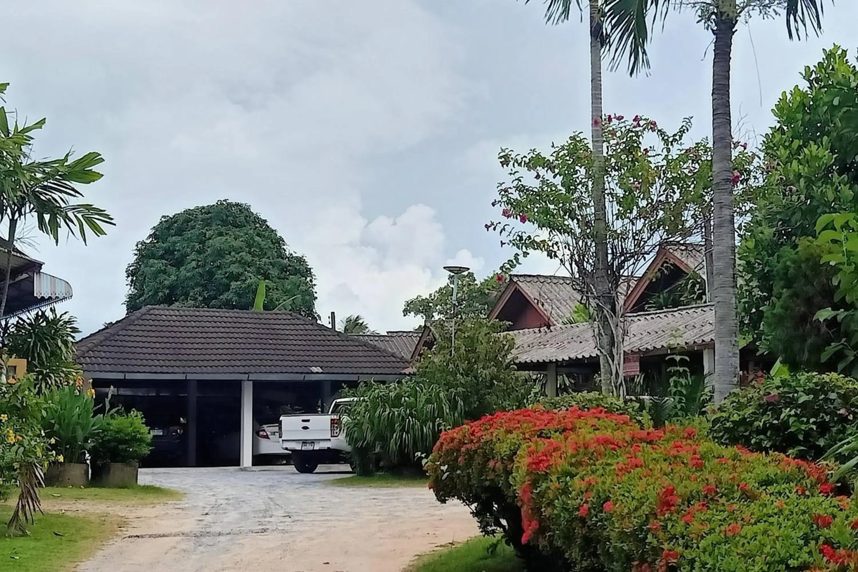 Property building in Palm Point Village Property building in Palm Point Village