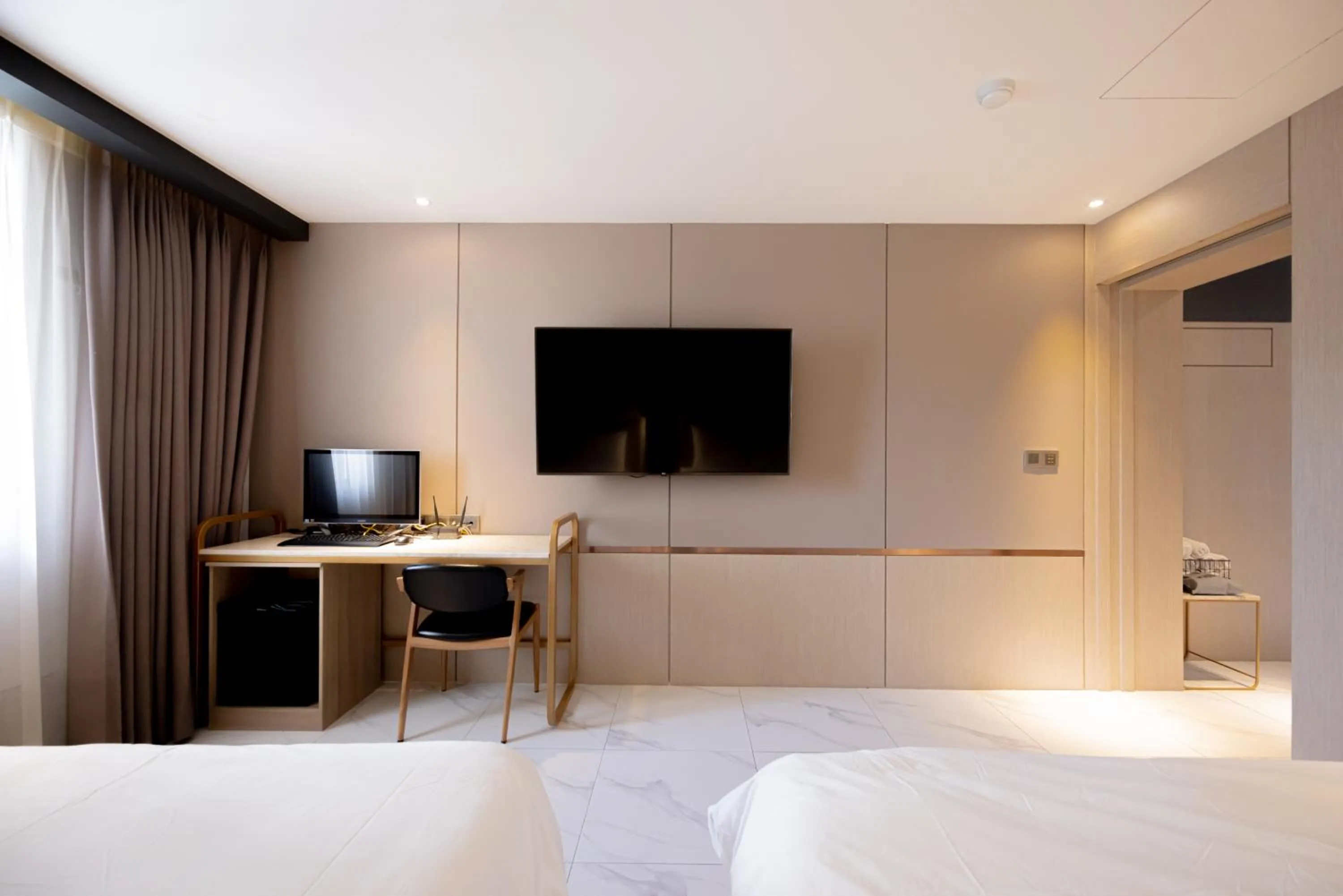 TV and multimedia, Bed in Hound Hotel Seomyeon-Beomcheon