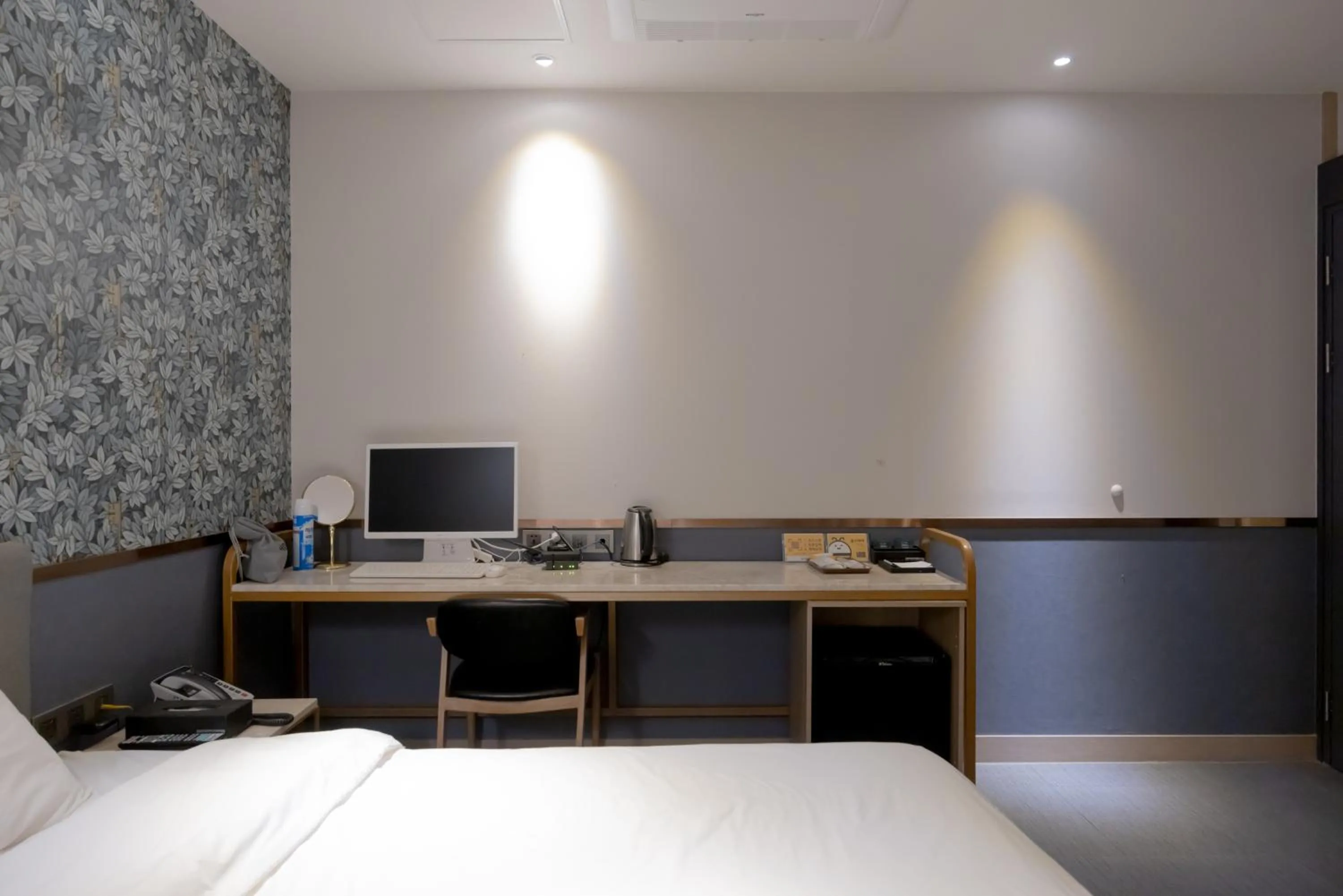 TV and multimedia, Bed in Hound Hotel Seomyeon-Beomcheon