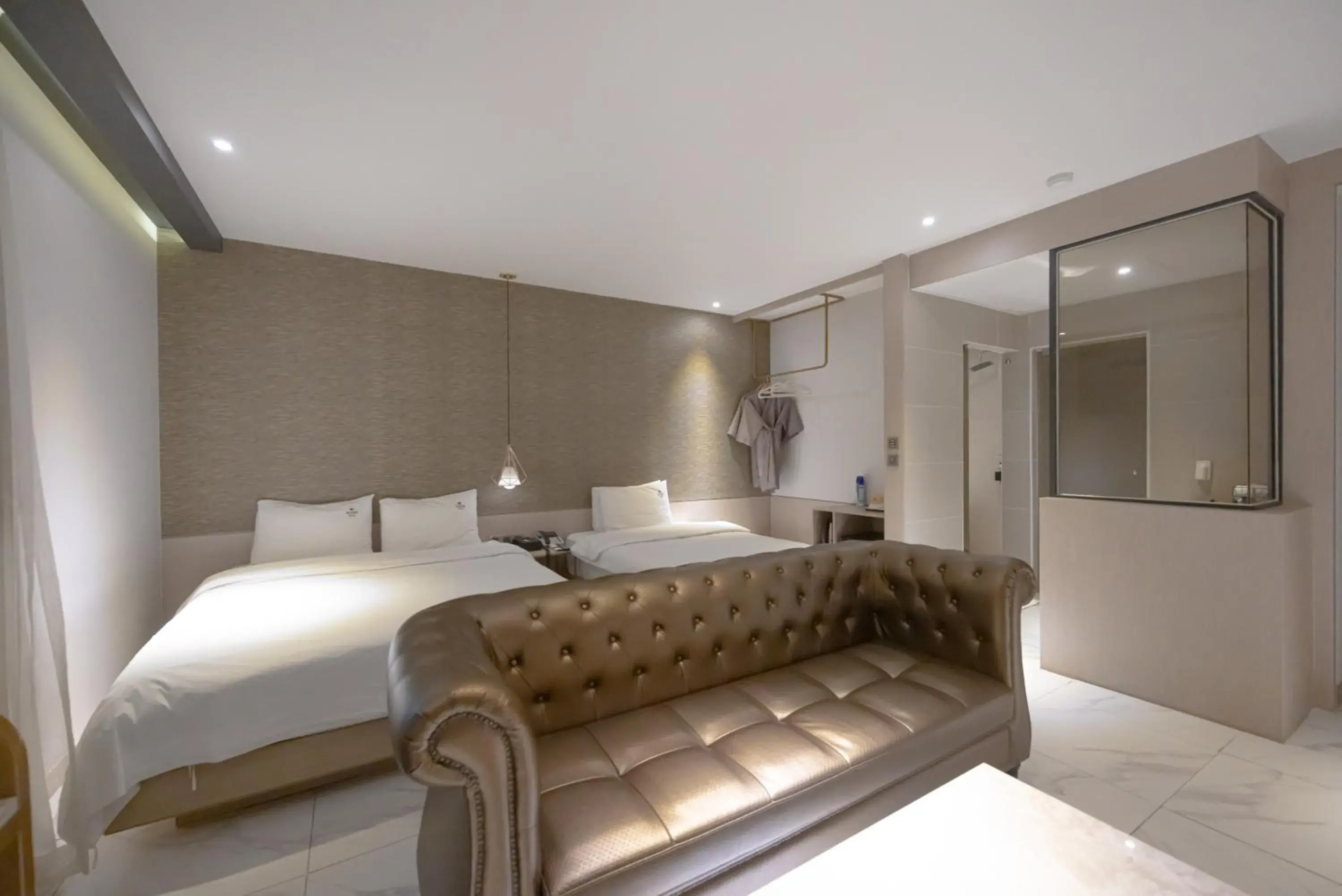 Photo of the whole room, Bed in Hound Hotel Seomyeon-Beomcheon Photo of the whole room, Bed in Hound Hotel Seomyeon-Beomcheon