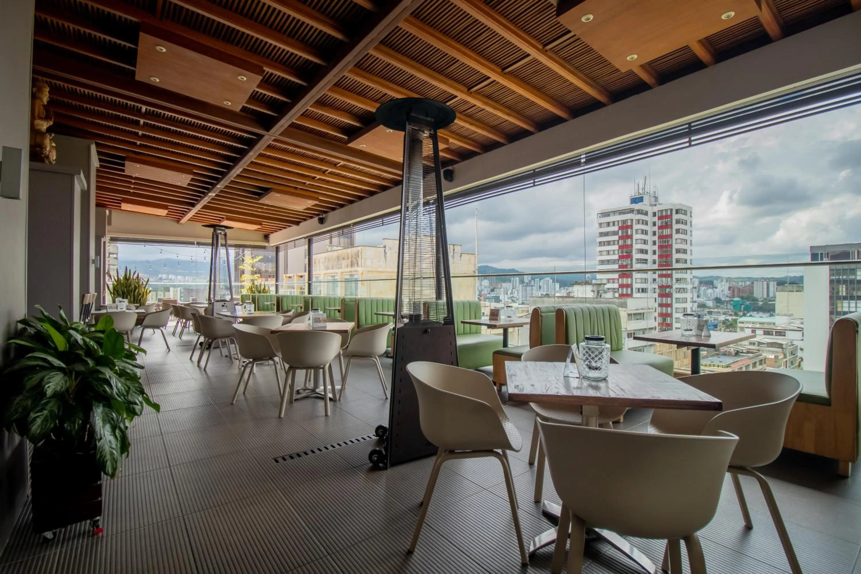 Restaurant/places to eat in Hotel Soratama